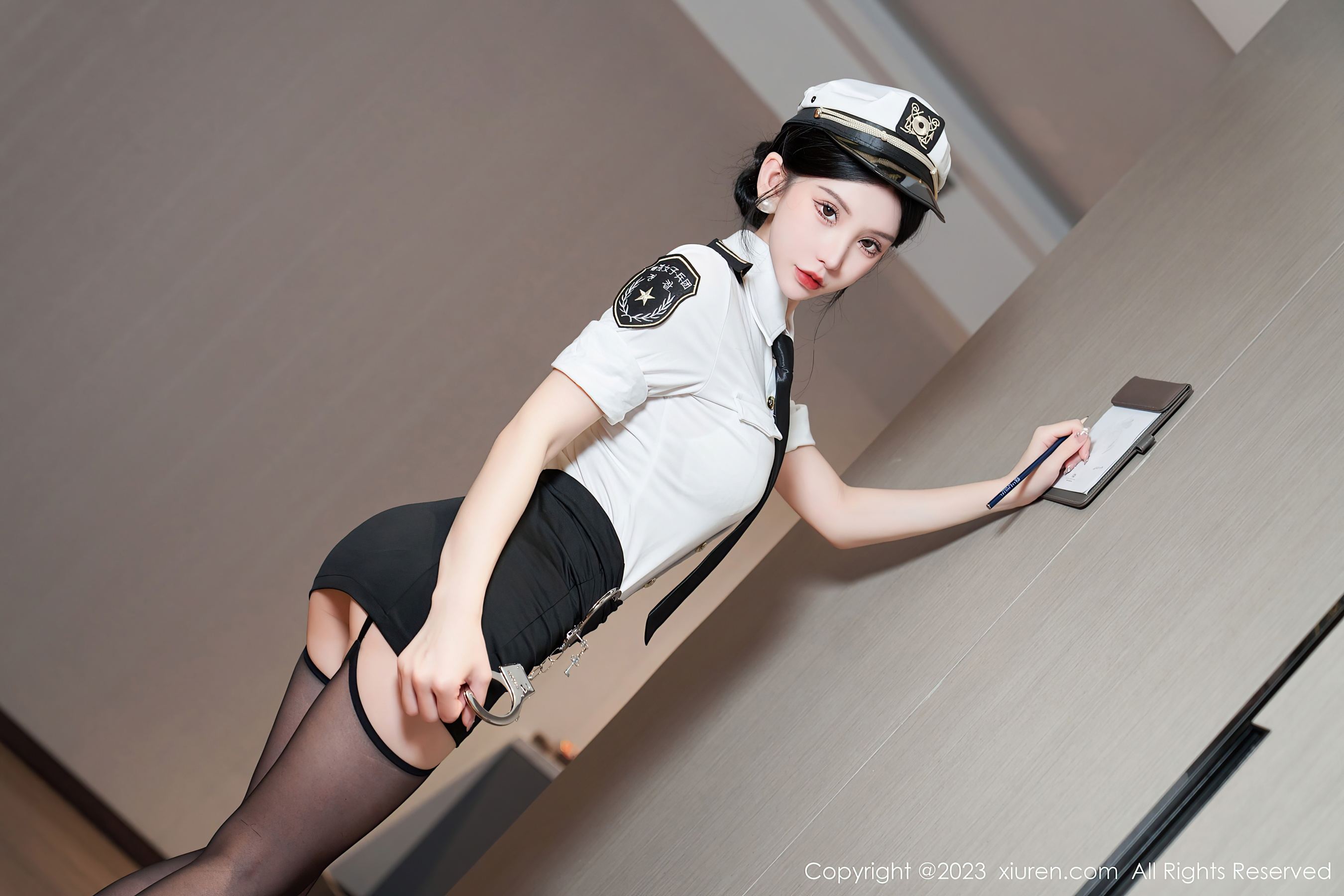 XiuRen 秀人 No.7430 周于希Sally 主题《搜查官|秘密被虏》厦门旅拍 [112P]第3张