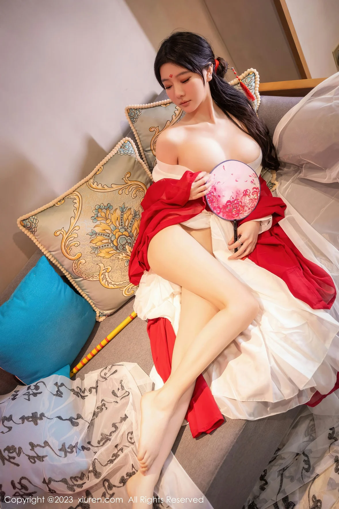  XiuRen 秀人 No.7192 幼幼 红色古装性感写真 [93P]第14张