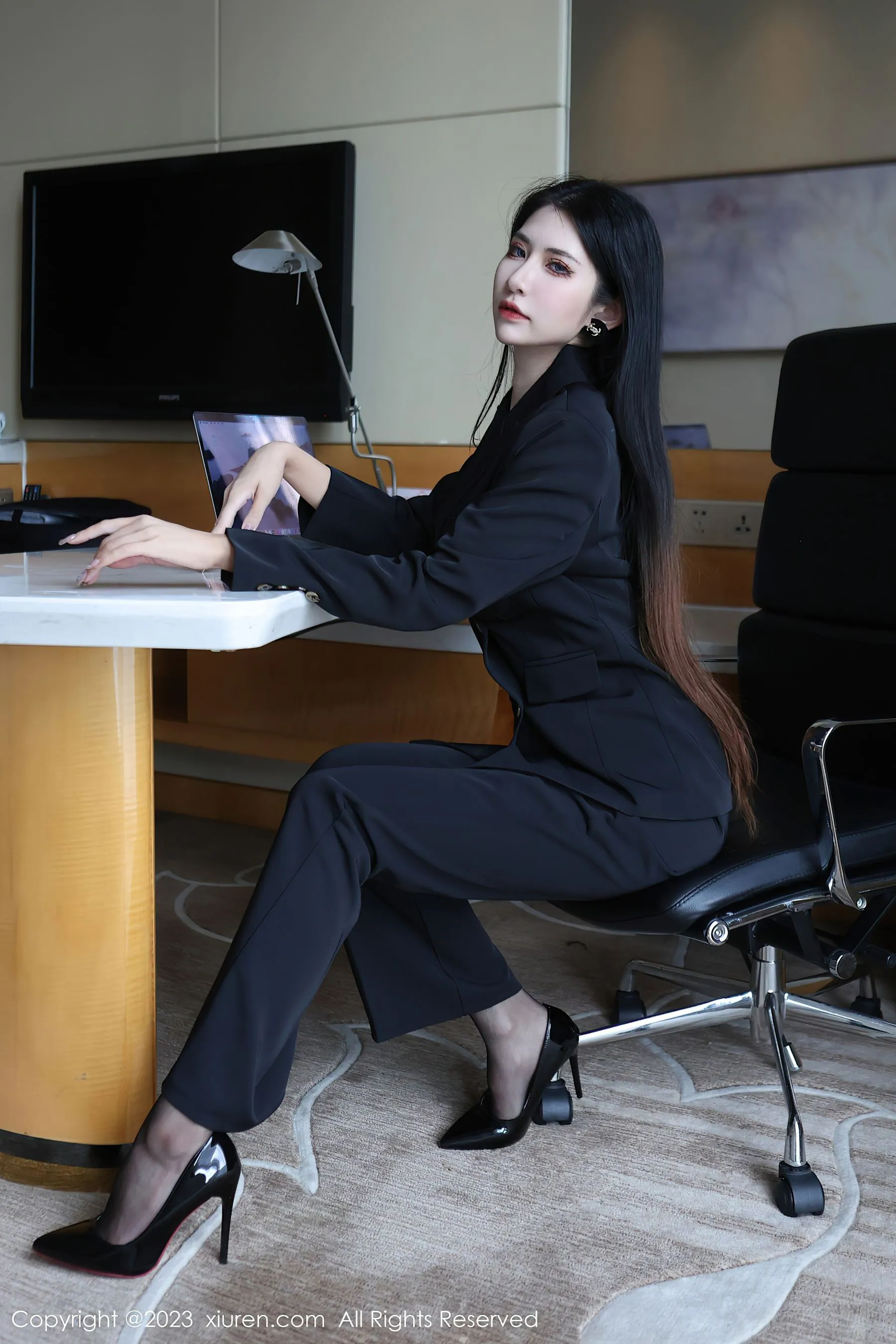  秀人网 No.6402 依娜Yina 美腿新人第27张