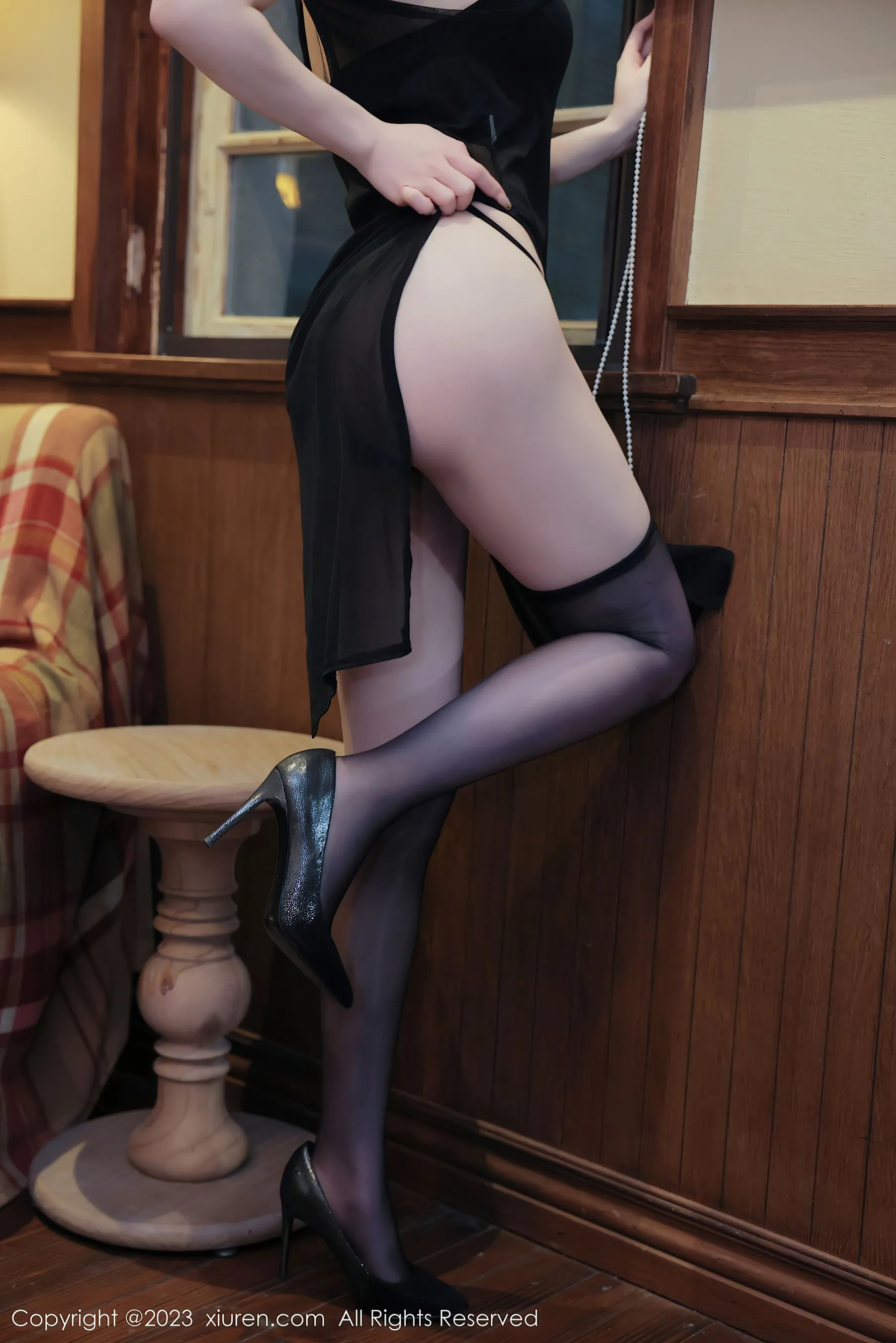  秀人网 No.6498 玉兔miki 黑丝美腿第2张