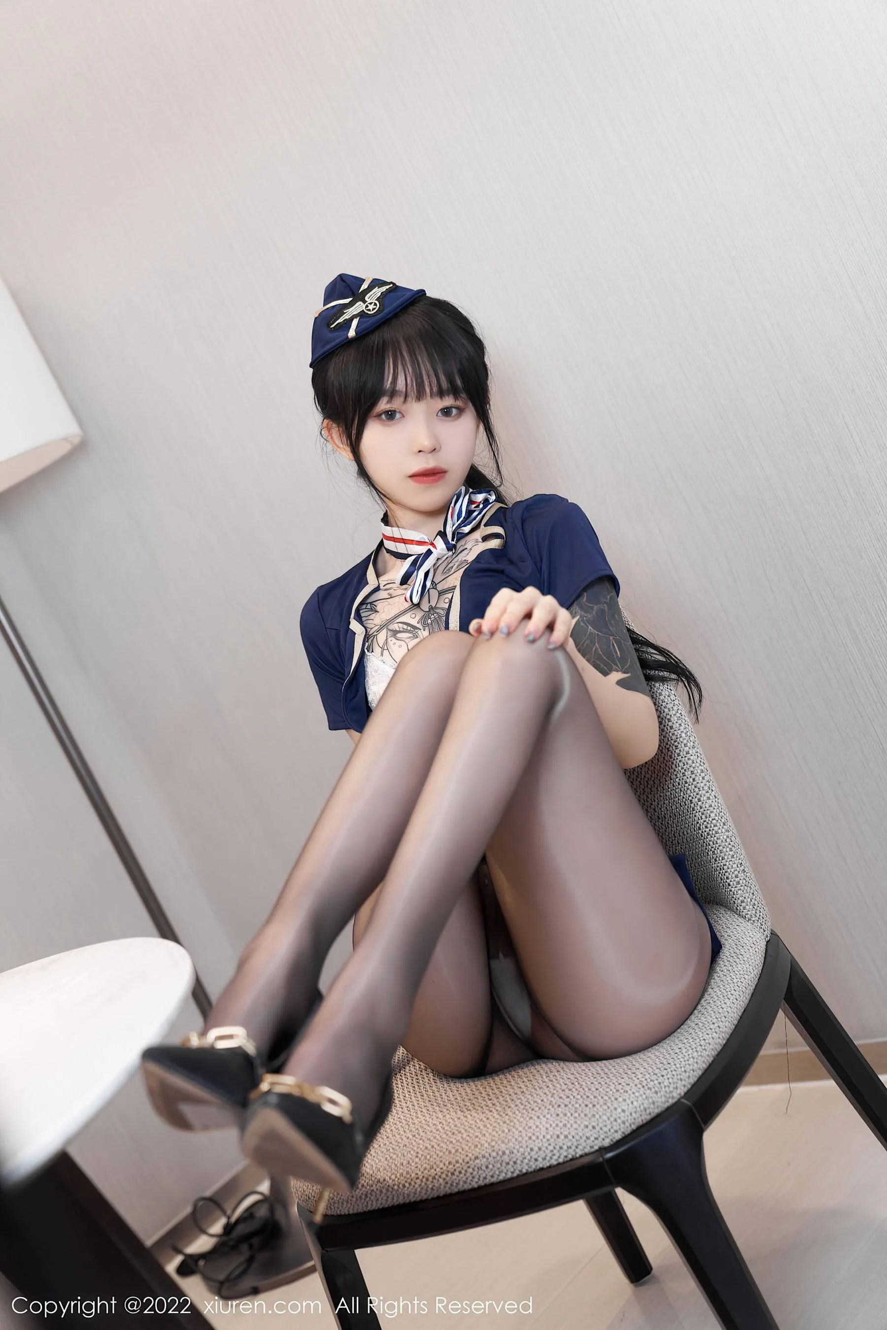  秀人网 No.5352 奶瓶. 制服美腿第16张