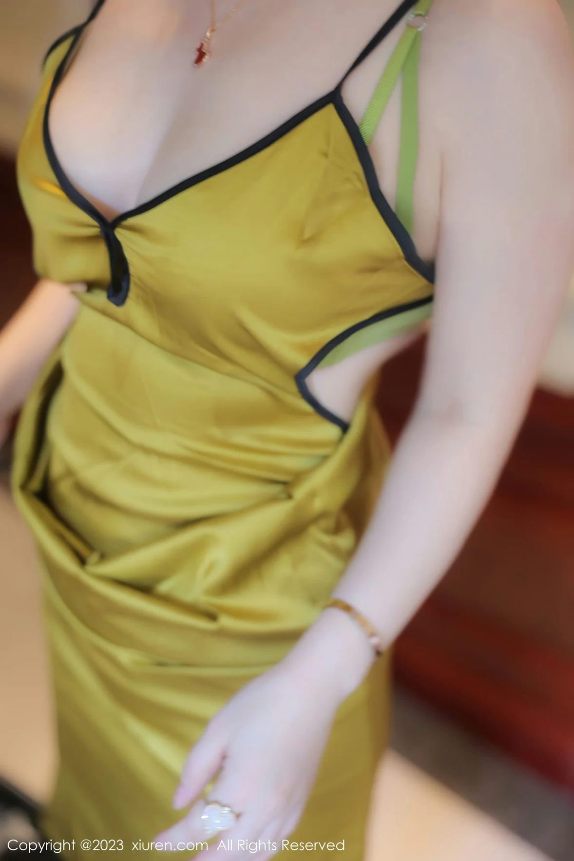  XiuRen 秀人 No.7302 诗诗kiki 吊带长裙性感写真 [84P]第21张