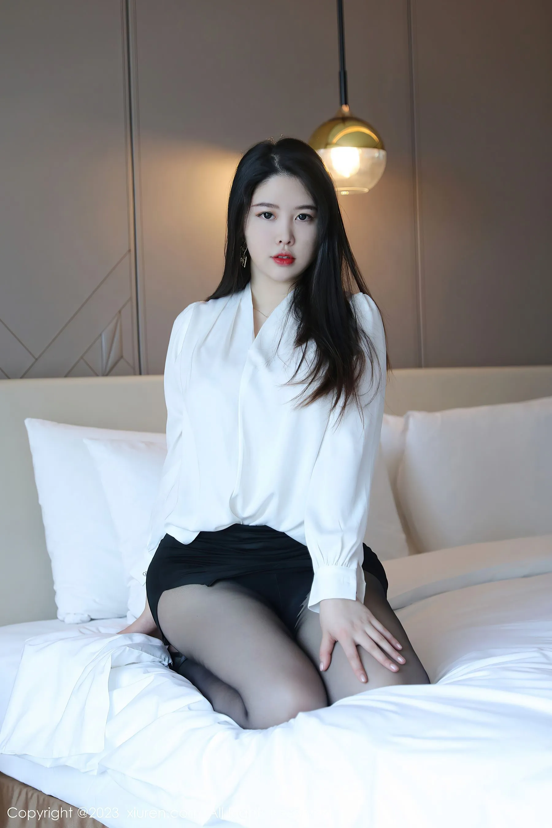  秀人网 No.6782 樱桃小犊子 短裙黑丝第13张