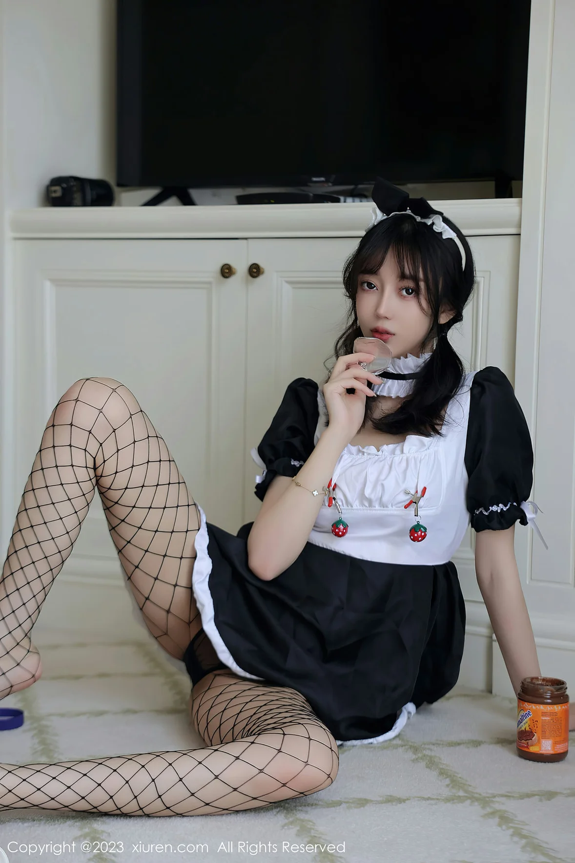  XiuRen 秀人 No.7217 玥儿玥er 黑白拼色女仆杭州旅拍 [76P]第11张