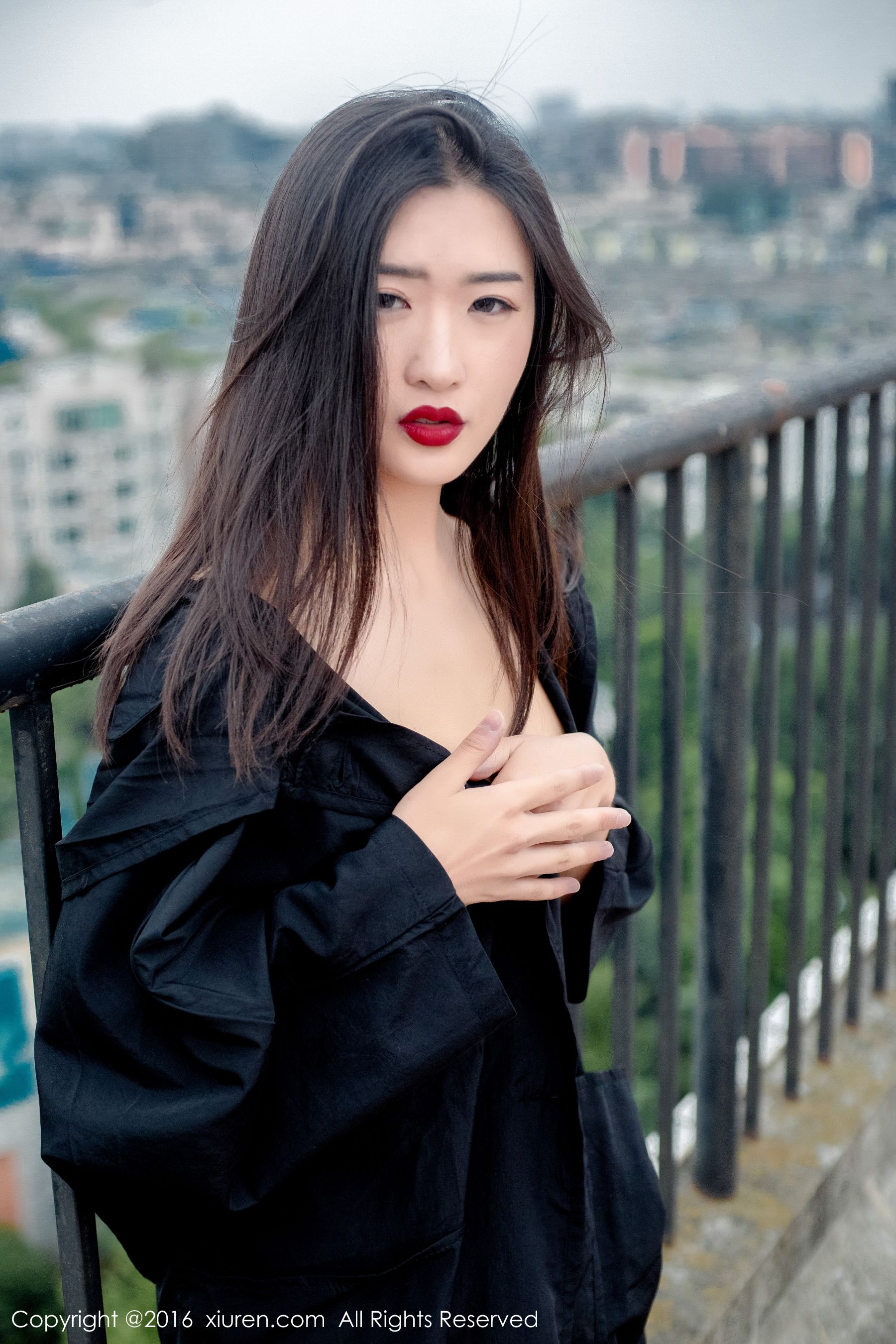 周琰琳LIN《红颜朱唇,宛若青莲出水》 秀人网 No.624第10张