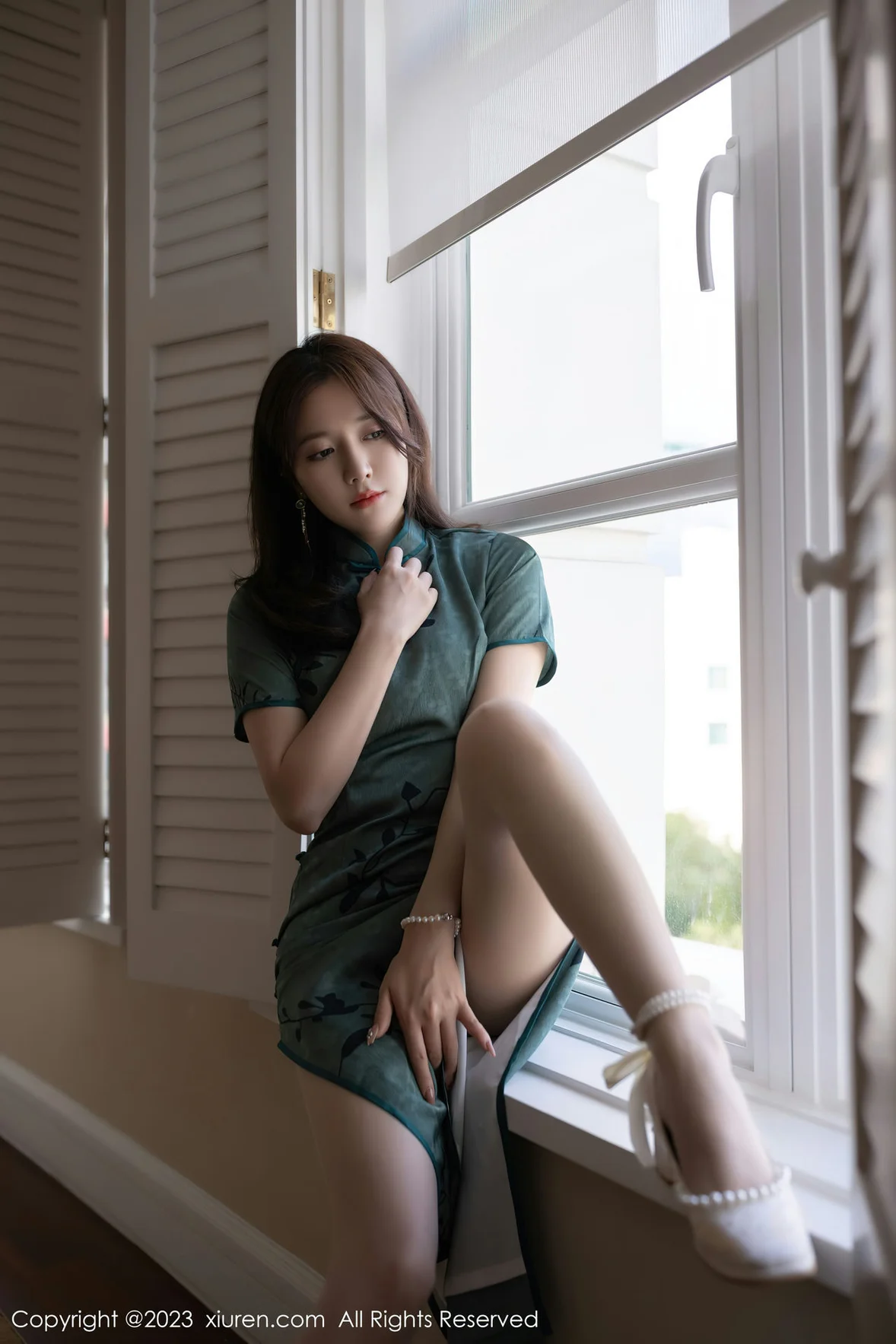  XiuRen 秀人 No.6893 鱼子酱Fish 旗袍写真巴厘岛旅拍 [82P]第2张