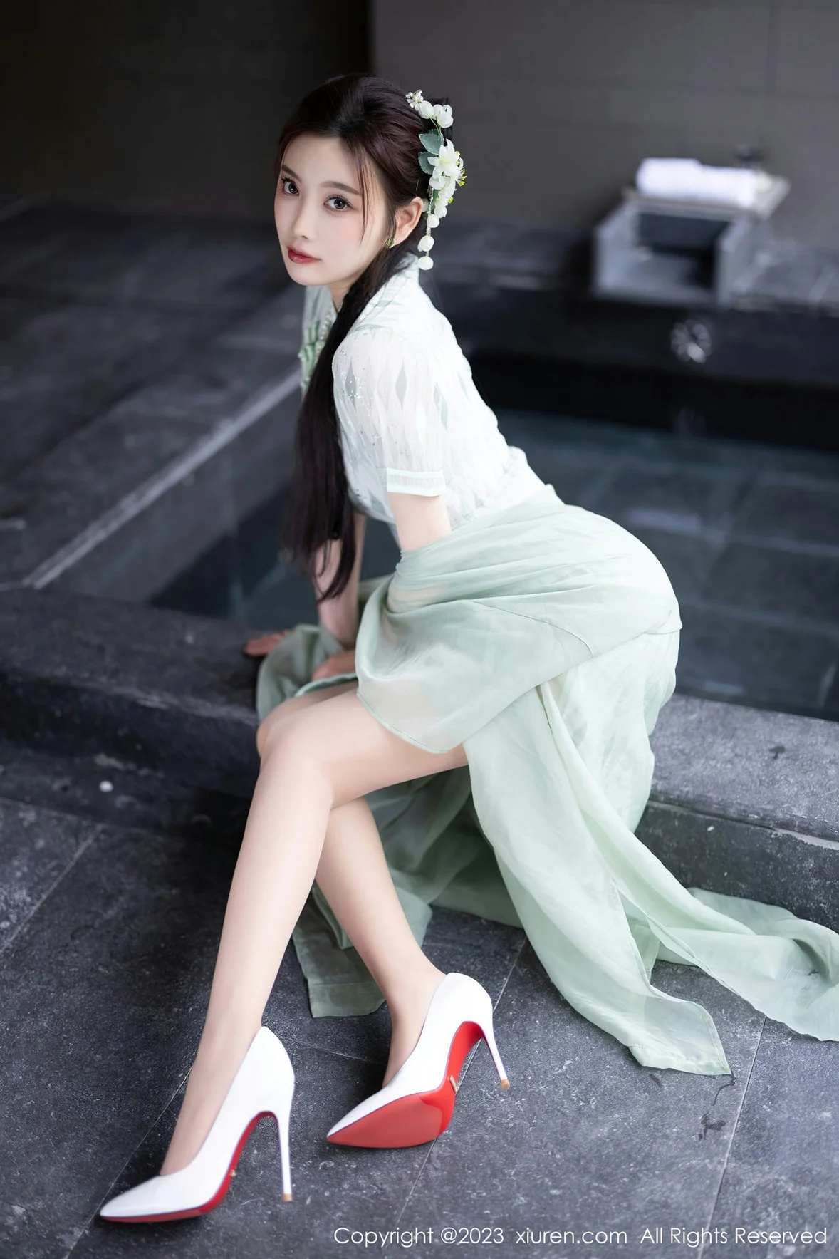  XiuRen 秀人 No.6983 杨晨晨Yome 淡绿色旗袍性感写真 [85P]第7张