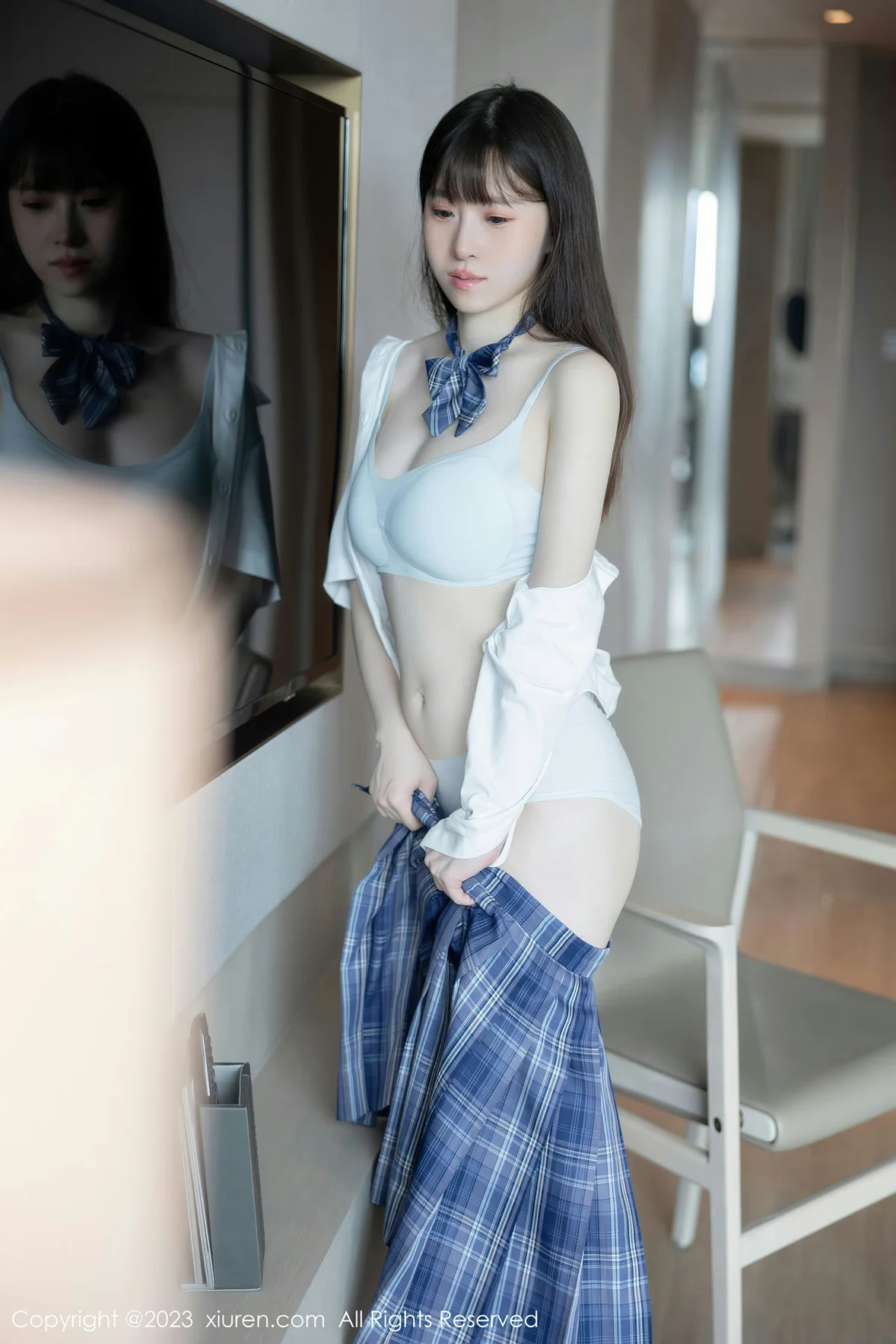  XiuRen 秀人 No.6993 林悠悠 jk短裙首套写真 [104P]第21张