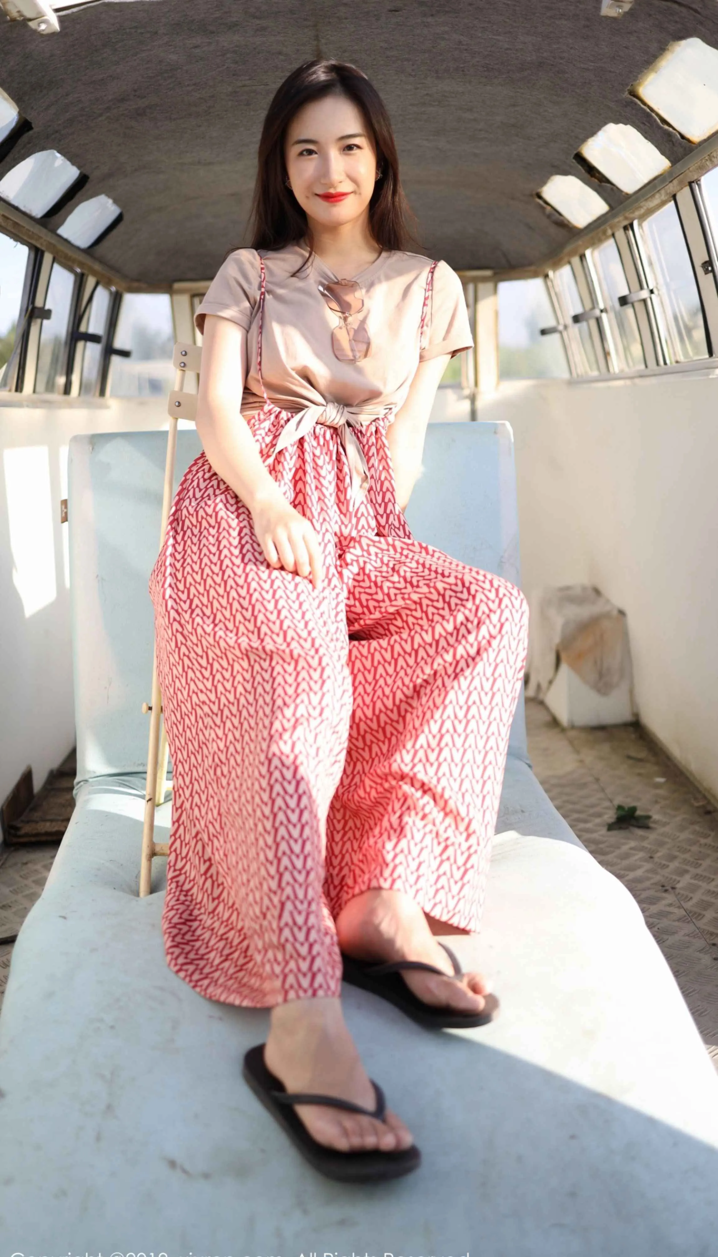  XIUREN秀人网 No.1718 艺儿拿铁第4张