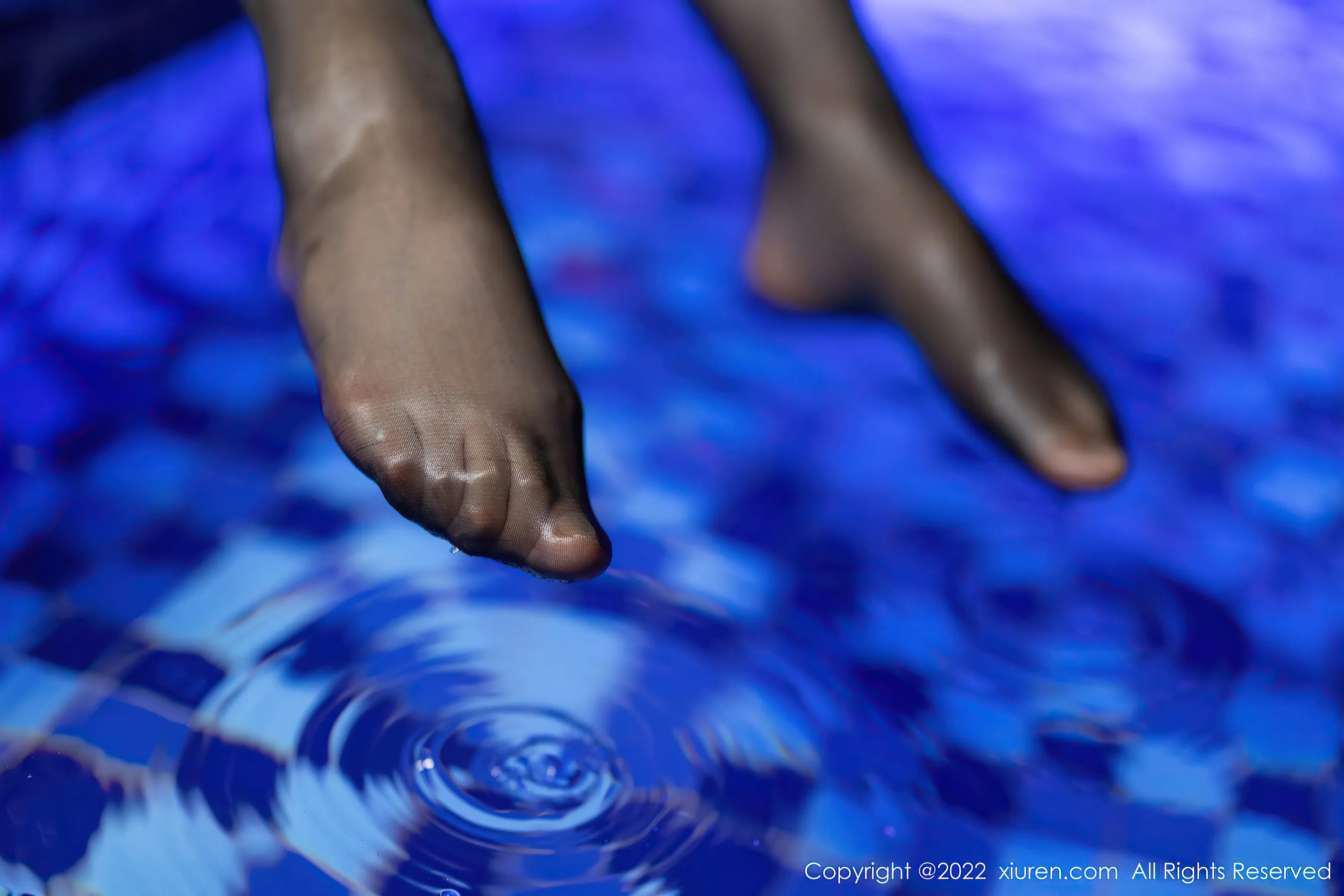  秀人网 No.4593 绮里嘉ula 黑丝美腿外拍第7张