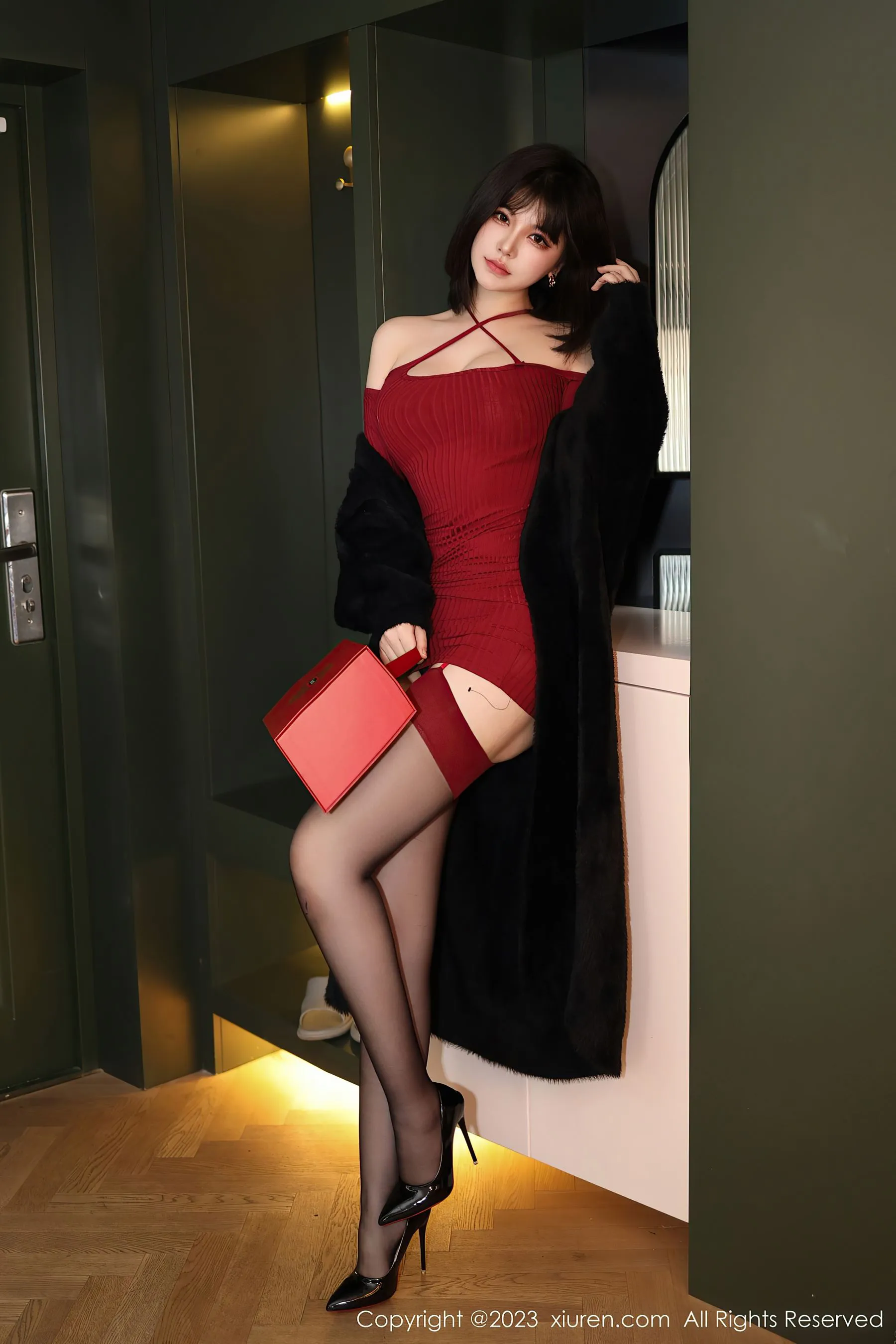  秀人网 No.6144 桃桃子_ 丝袜美腿第12张