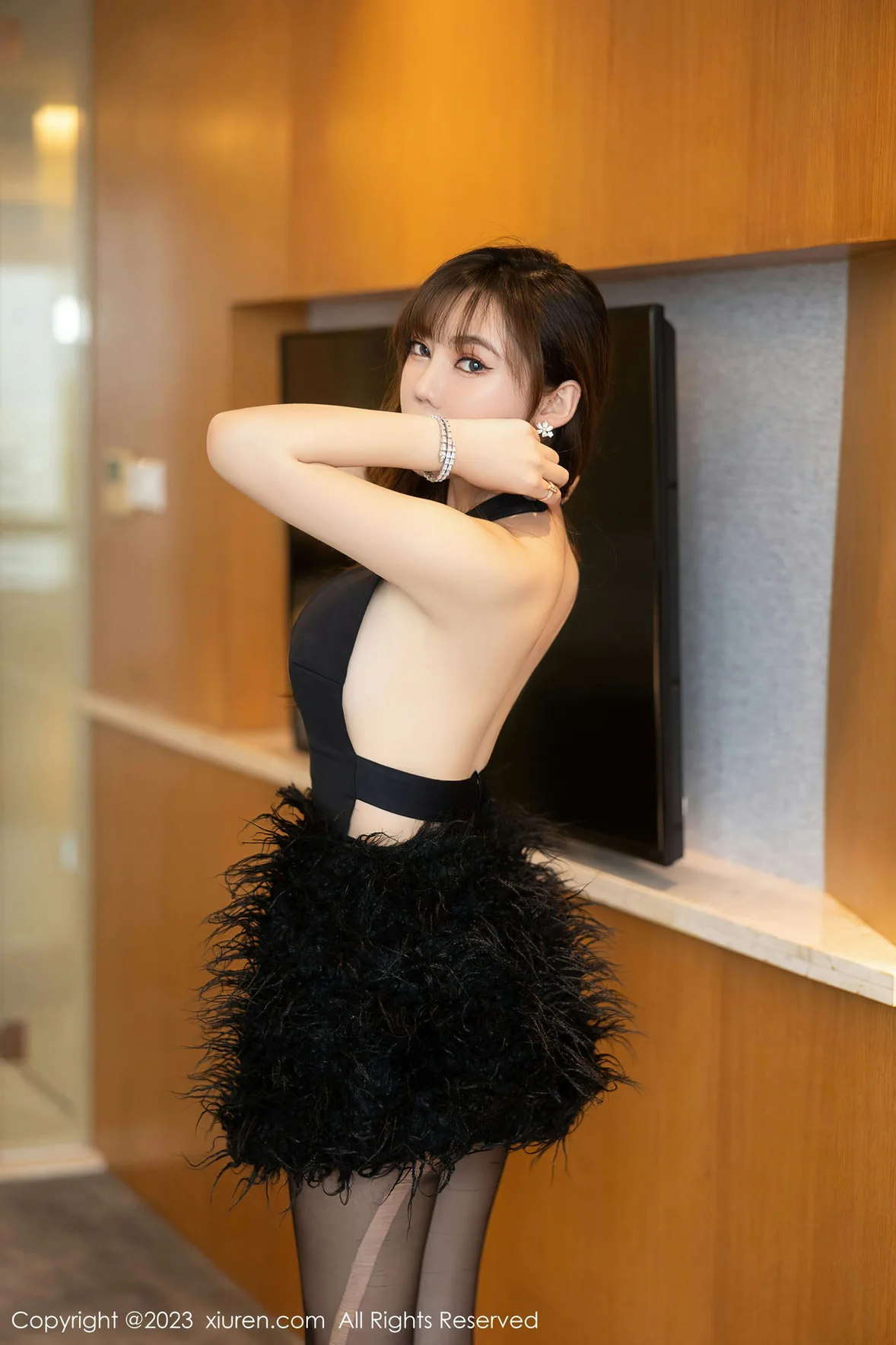  XiuRen 秀人 No.6864 萌汉药baby 黑色礼裙性感写真 [75P]第19张