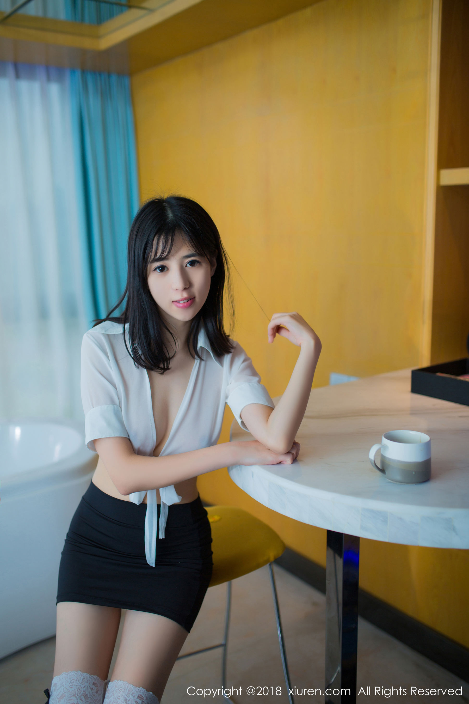 艾栗栗栗栗栗栗吖《女秘OL》 XiuRen 秀人网 No.1014第8张