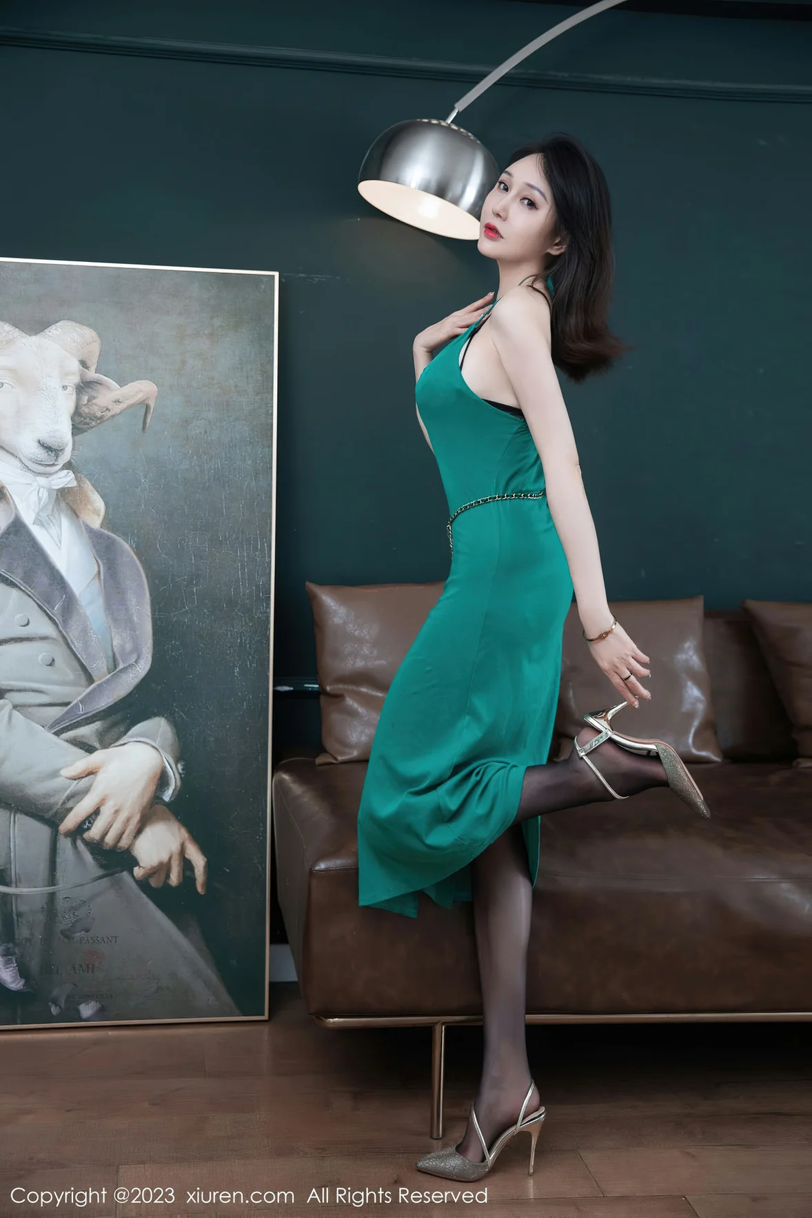  XiuRen 秀人 No.7259 吴紫熙Fanny 首套写真墨绿色长裙 [57P]第1张