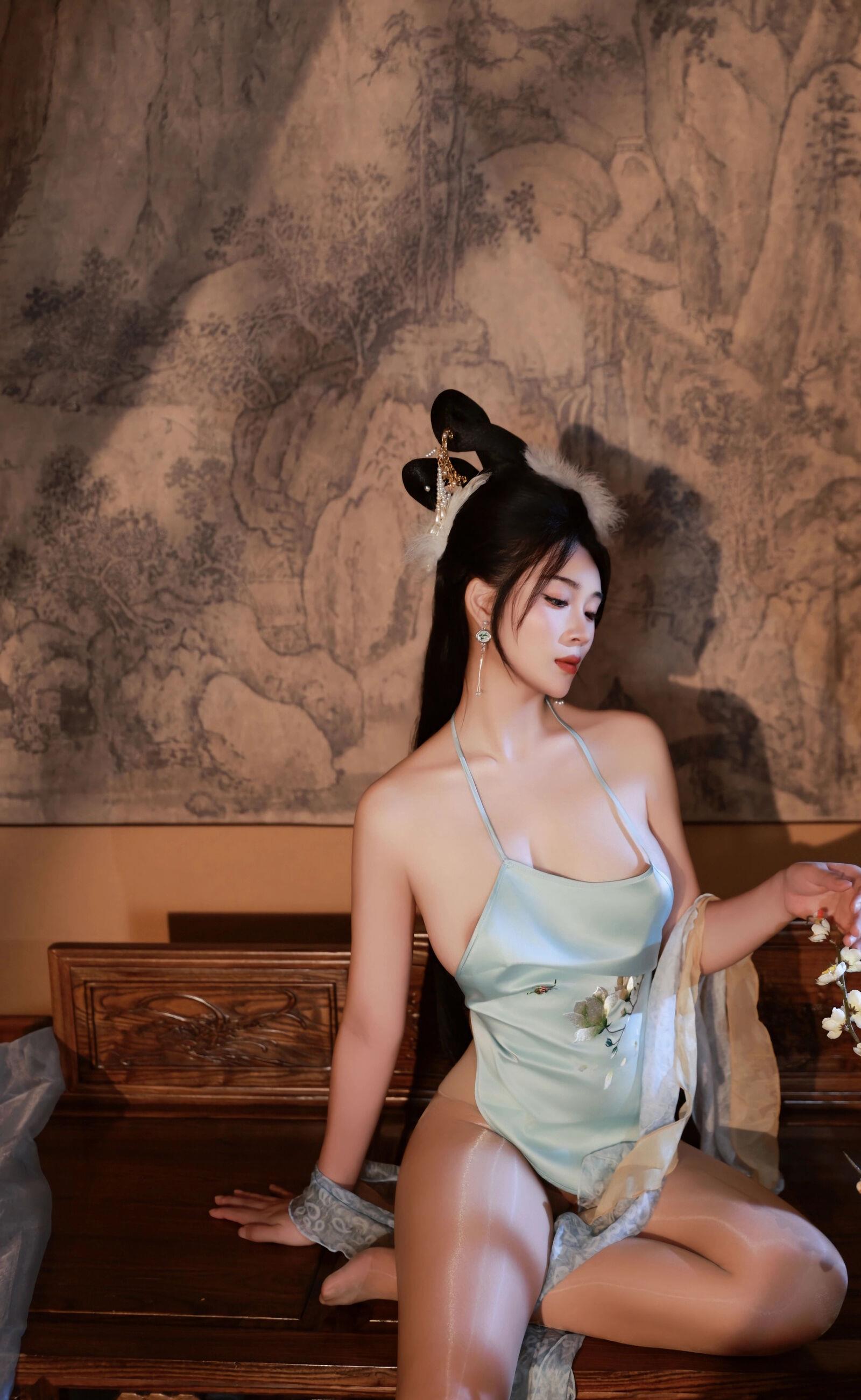  秀人网 No.10835 南乔 [75P]第17张