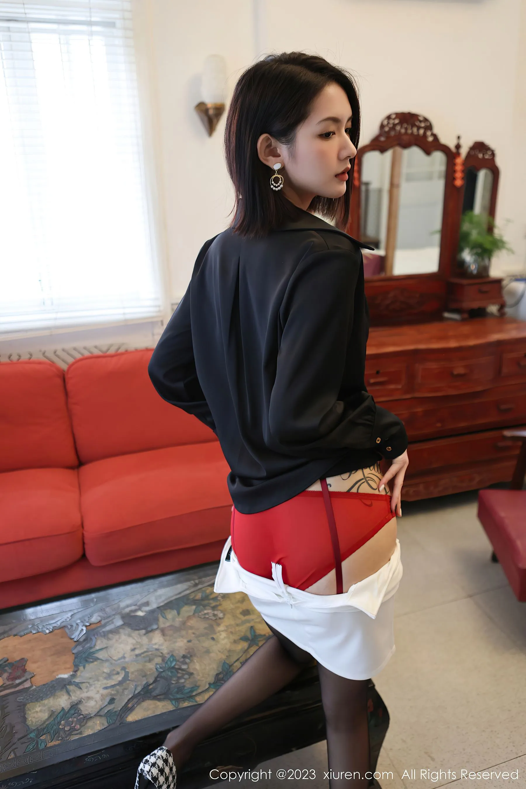  秀人网 No.6356 乔一一 黑丝短裙第30张