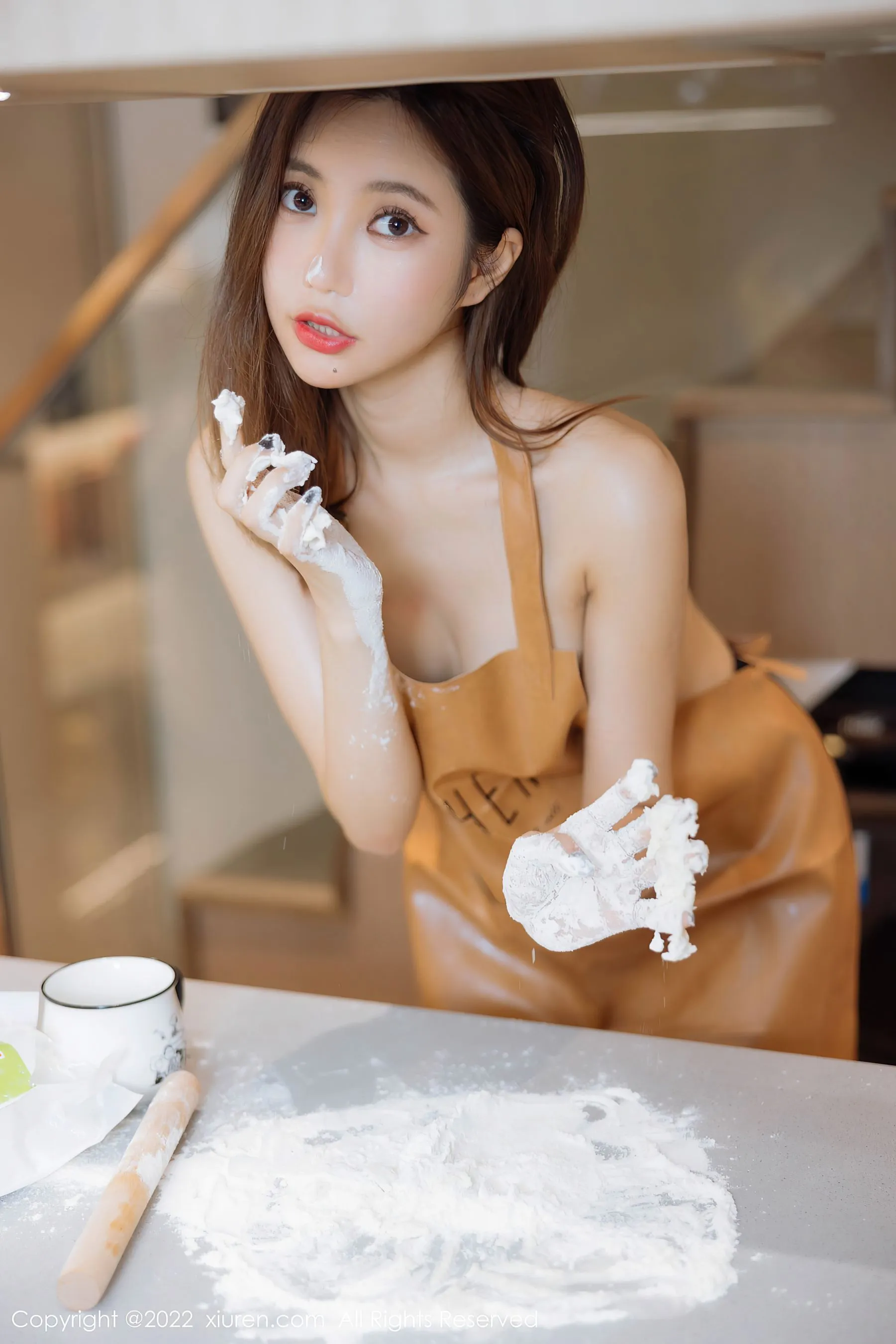  秀人网 No.5634 绮里嘉ula 厨娘美腿第4张