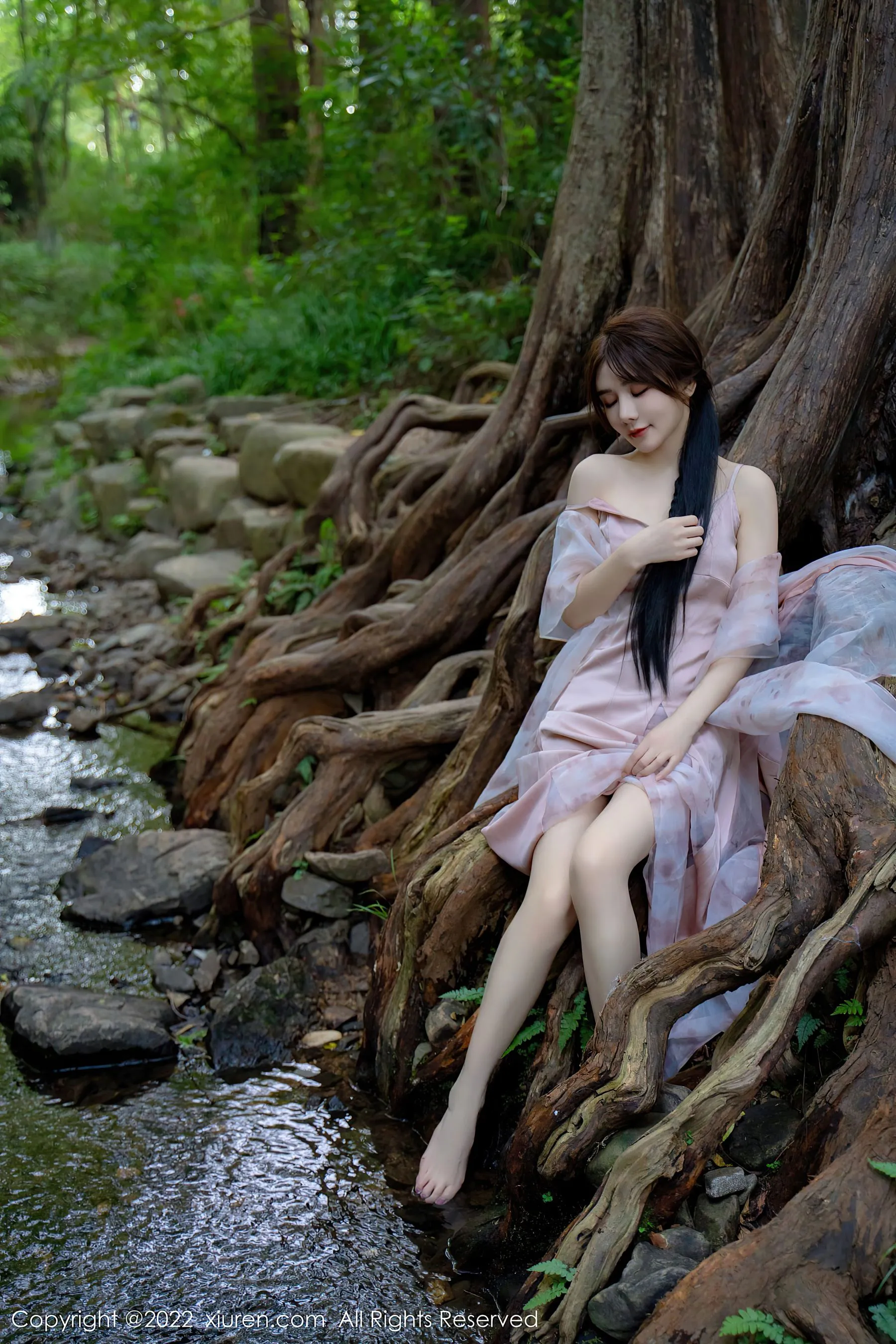  秀人网 No.5690 婠婠么 美腿长裙第13张