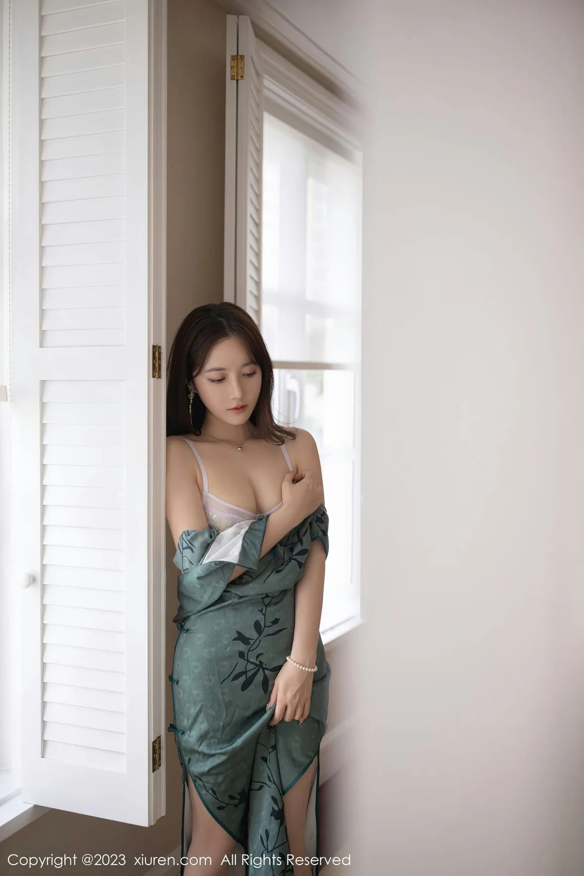  XiuRen 秀人 No.6893 鱼子酱Fish 旗袍写真巴厘岛旅拍 [82P]第11张