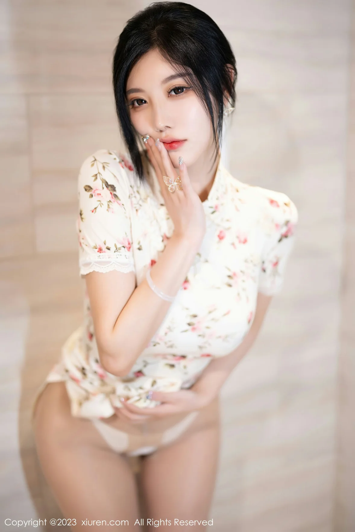  秀人网 No.7363 杨晨晨Yome 碎花旗袍浙江安吉旅拍 [87P]第16张