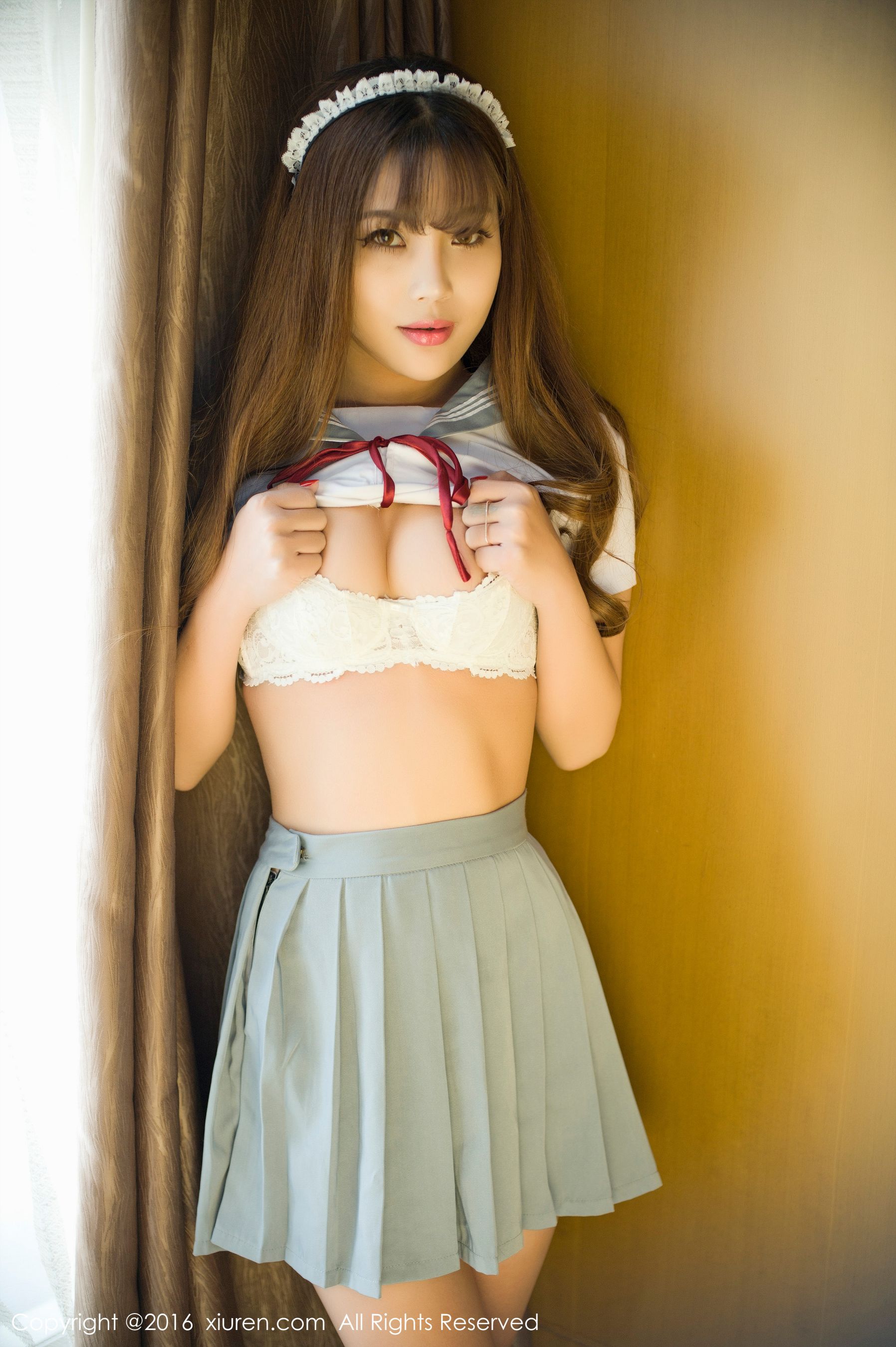 周予然《高中校服户外爆乳,经典日系校服》 秀人网 No.651第8张