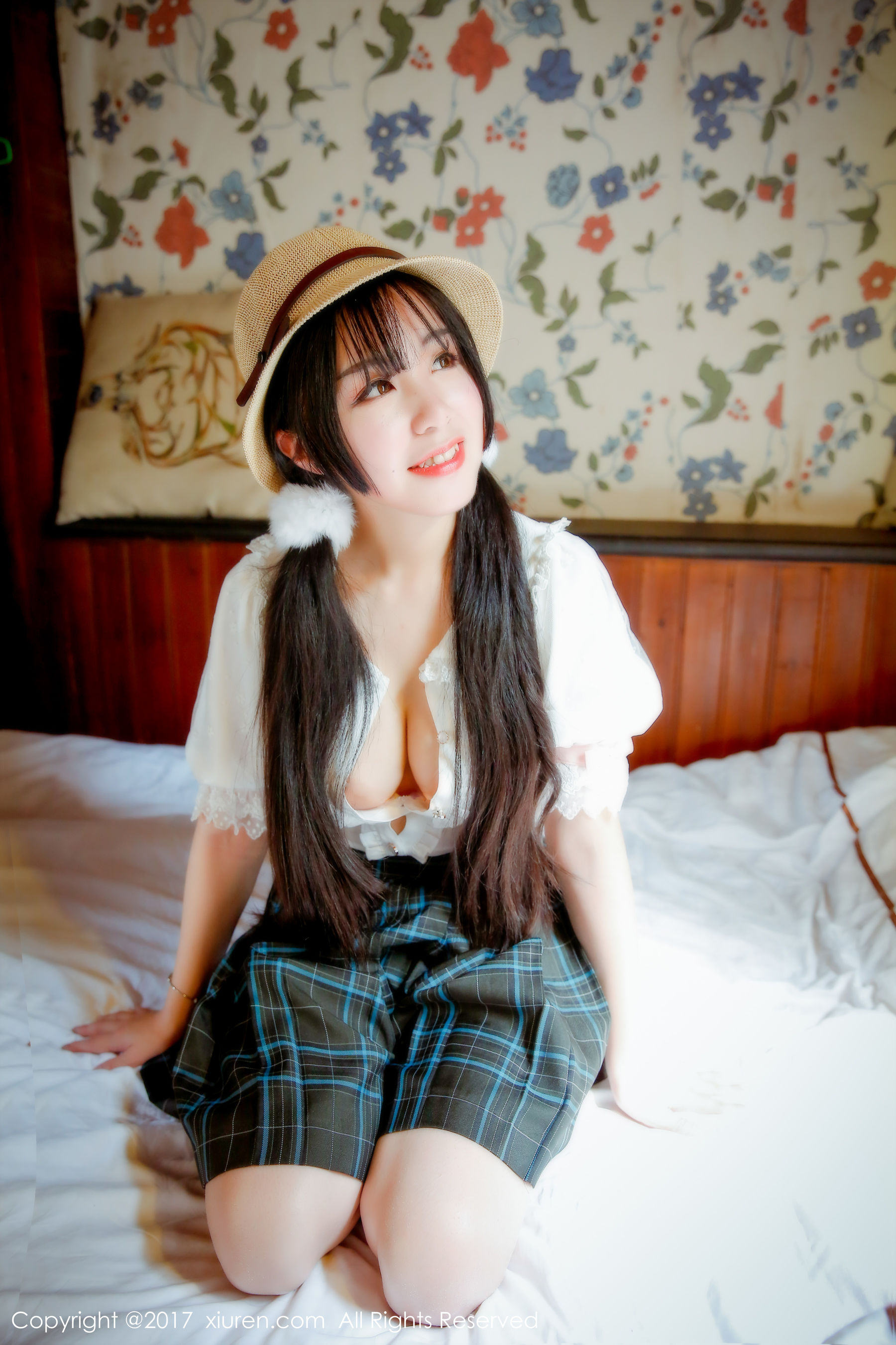  v菜《戴草帽的青涩私房少女》 秀人网XIUREN No.742第1张