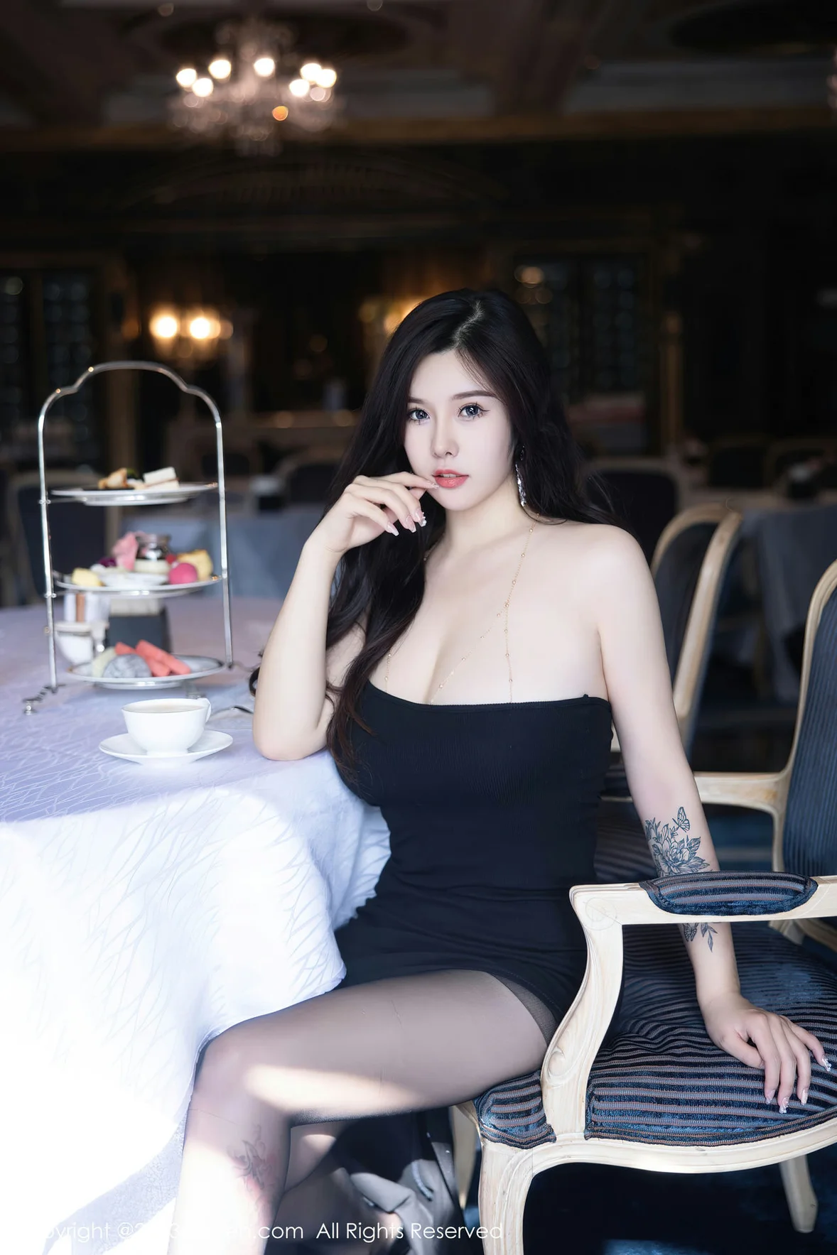  XiuRen 秀人 No.6973 周思乔Betty巨乳黑色露肩短裙性感私房 [81P]第4张