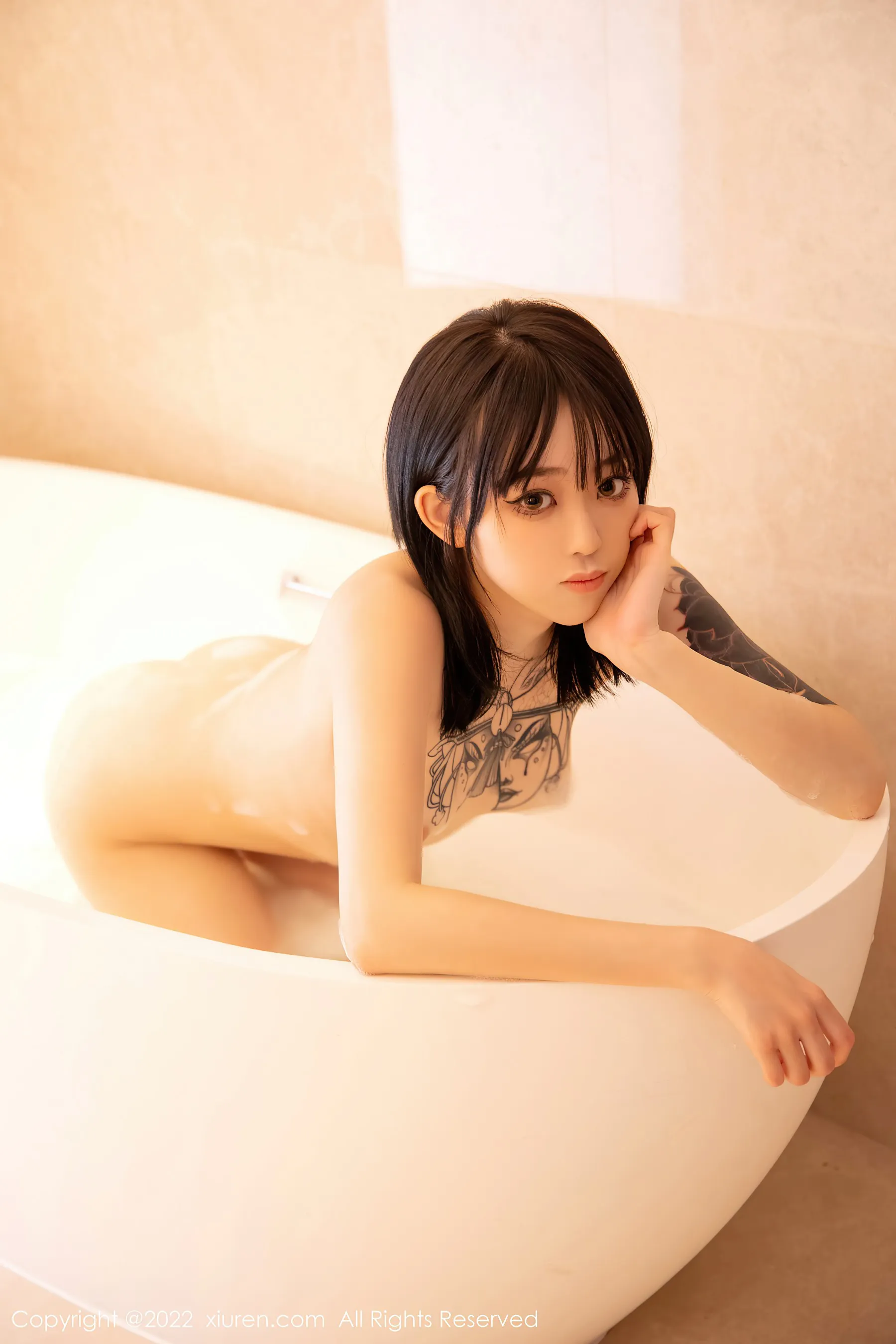  秀人网 No.4664 奶瓶. 美腿清纯大学生写真第21张