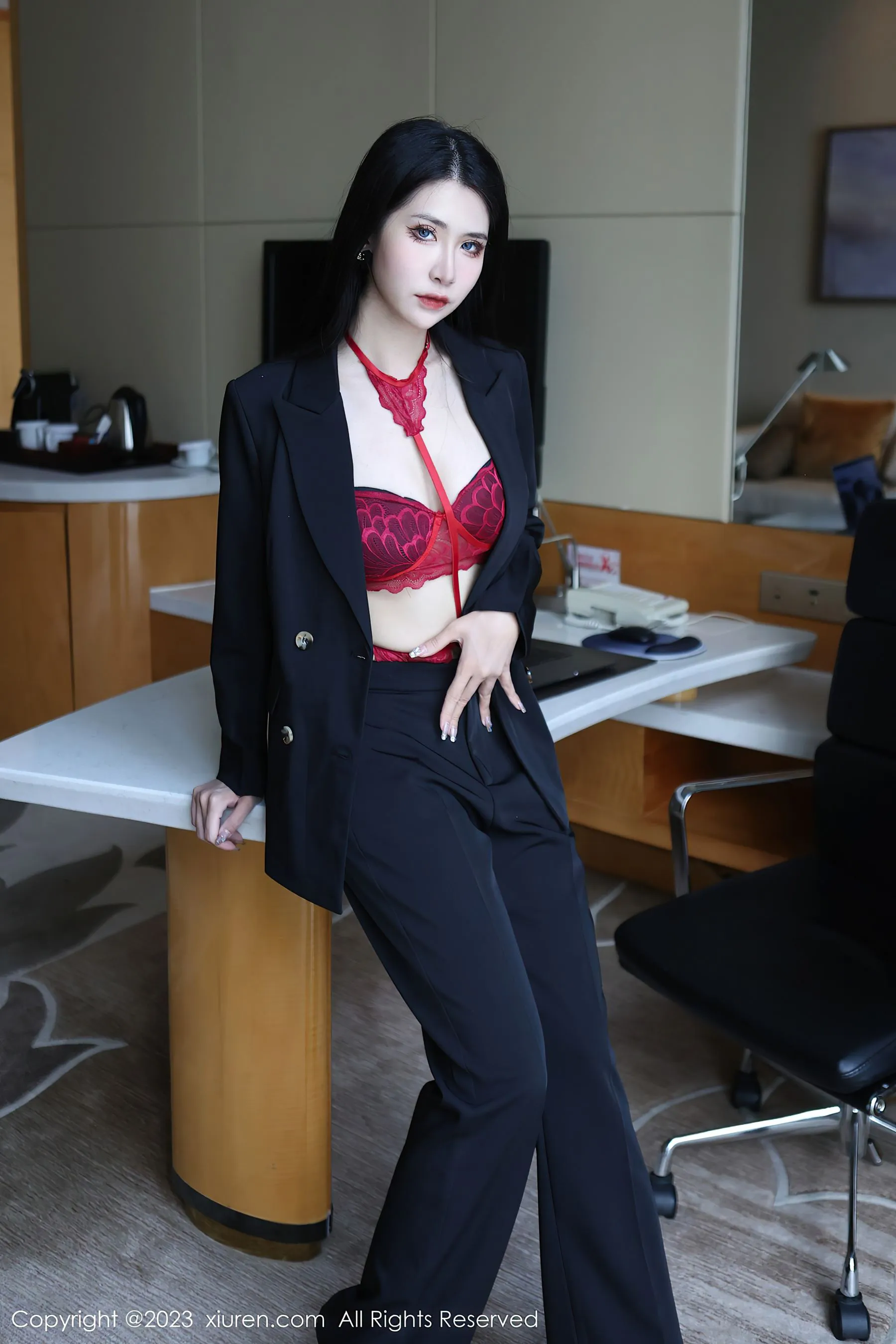  秀人网 No.6402 依娜Yina 美腿新人第32张