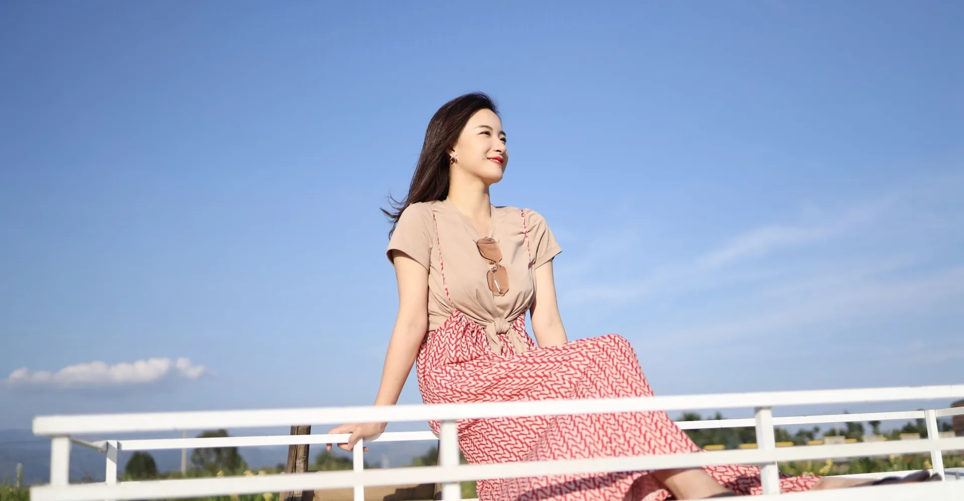  XIUREN秀人网 No.1718 艺儿拿铁第2张