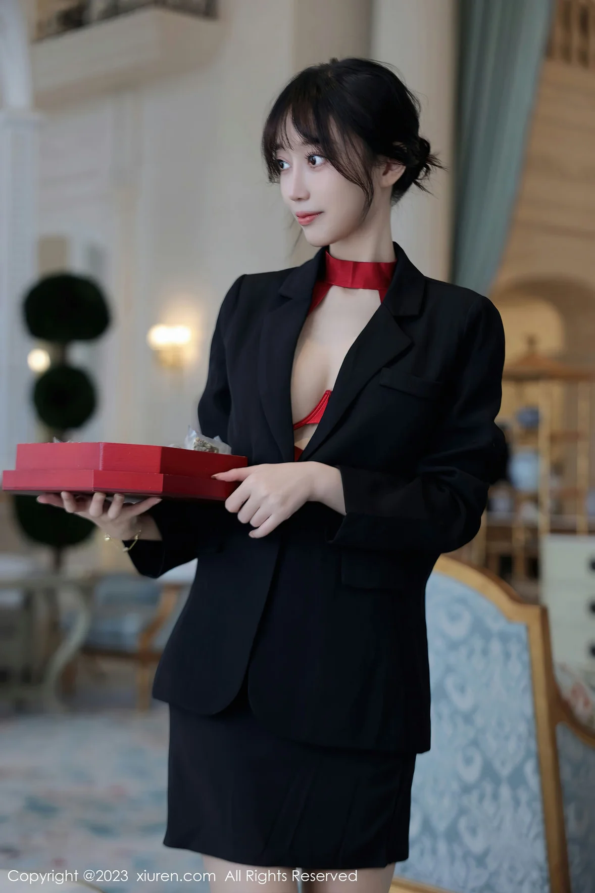  XiuRen 秀人 No.7102 玥儿玥er 红色情趣杭州旅拍 [64P]第1张