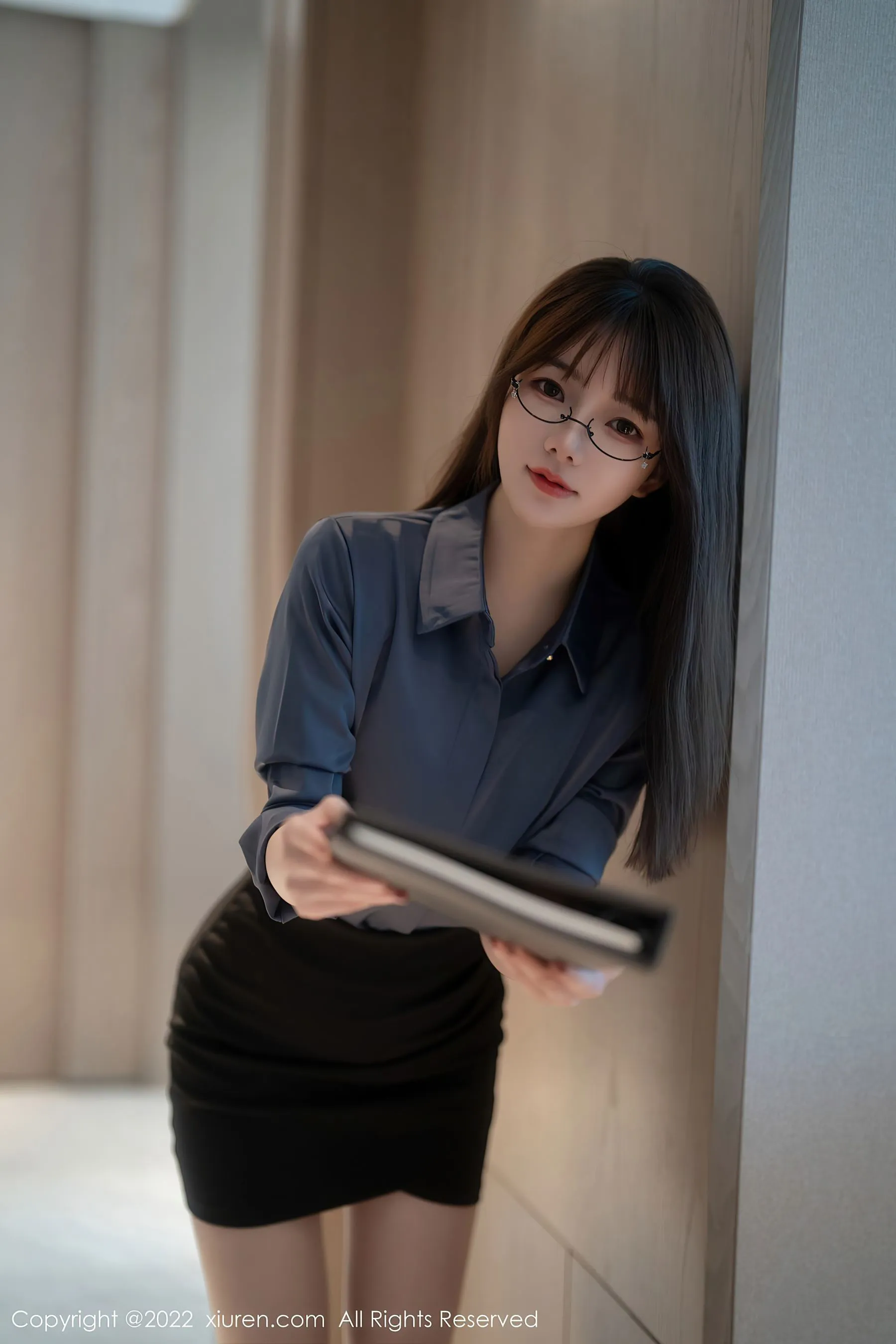  秀人网 No.5419 婠婠么 丝袜眼镜娘第10张