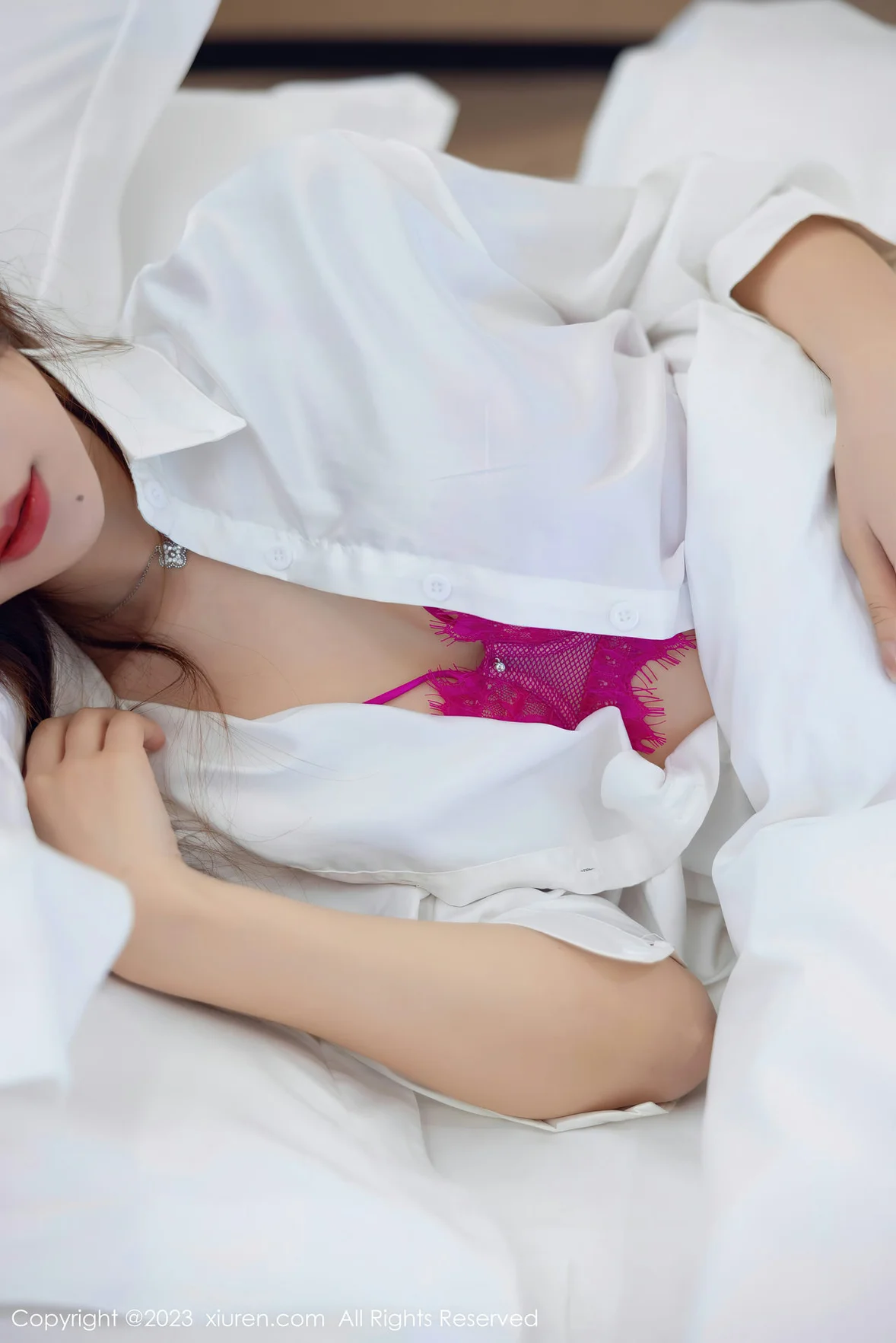  秀人网 No.7358 绮里嘉ula 村衣丝袜性感写真 [114P]第1张
