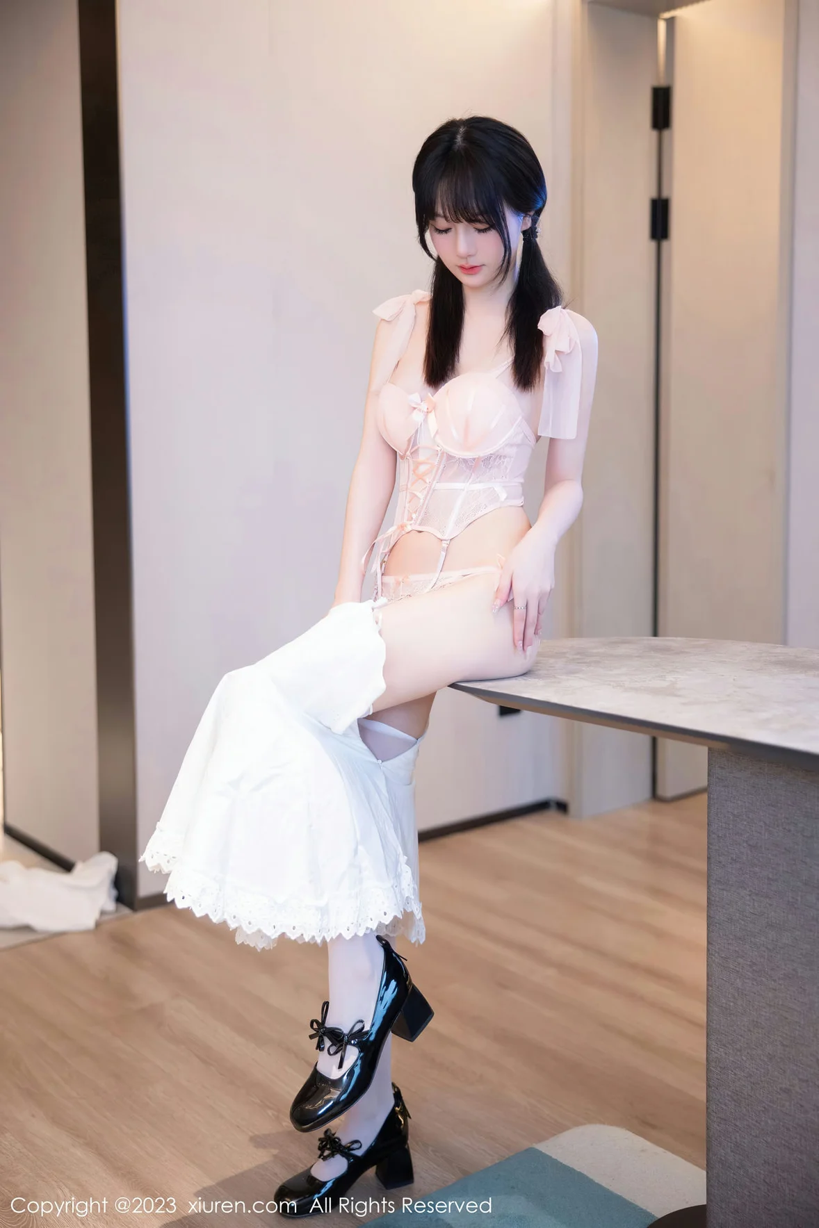  XiuRen 秀人 No.6933 幼幼 连衣短裙性感写真 [84P]第9张