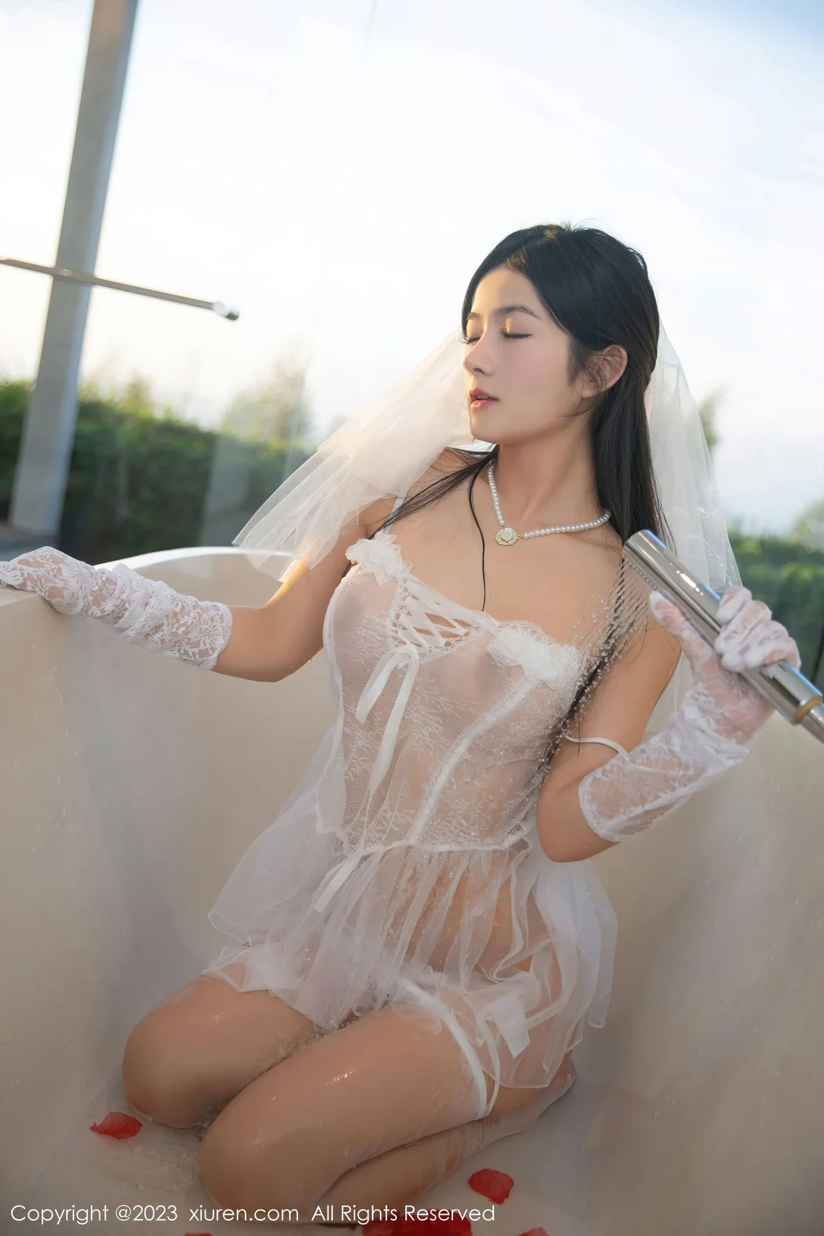  XiuRen 秀人 No.6994 谭小灵 情趣婚纱巴厘岛旅拍 [75P]第16张