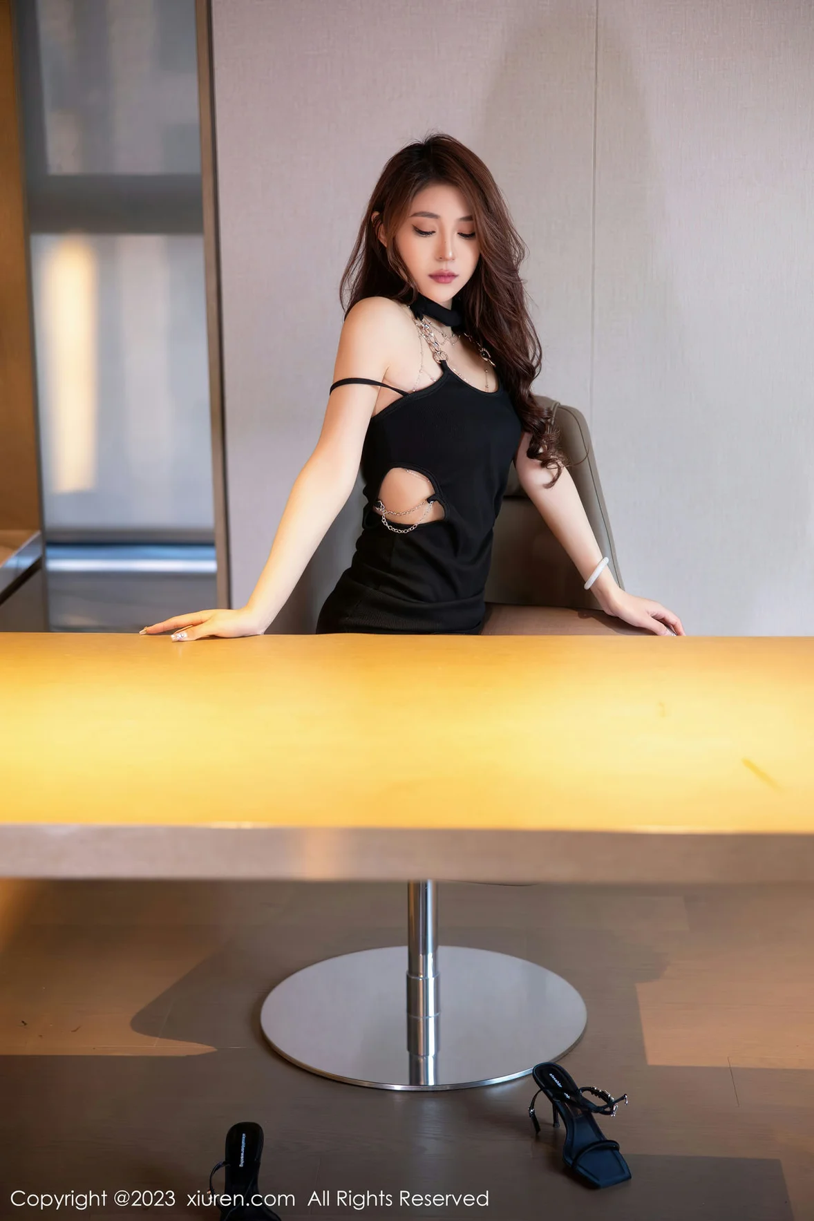  XiuRen 秀人 No.6956 汐汐baby 酒店室内场景性感写真 [88P]第9张