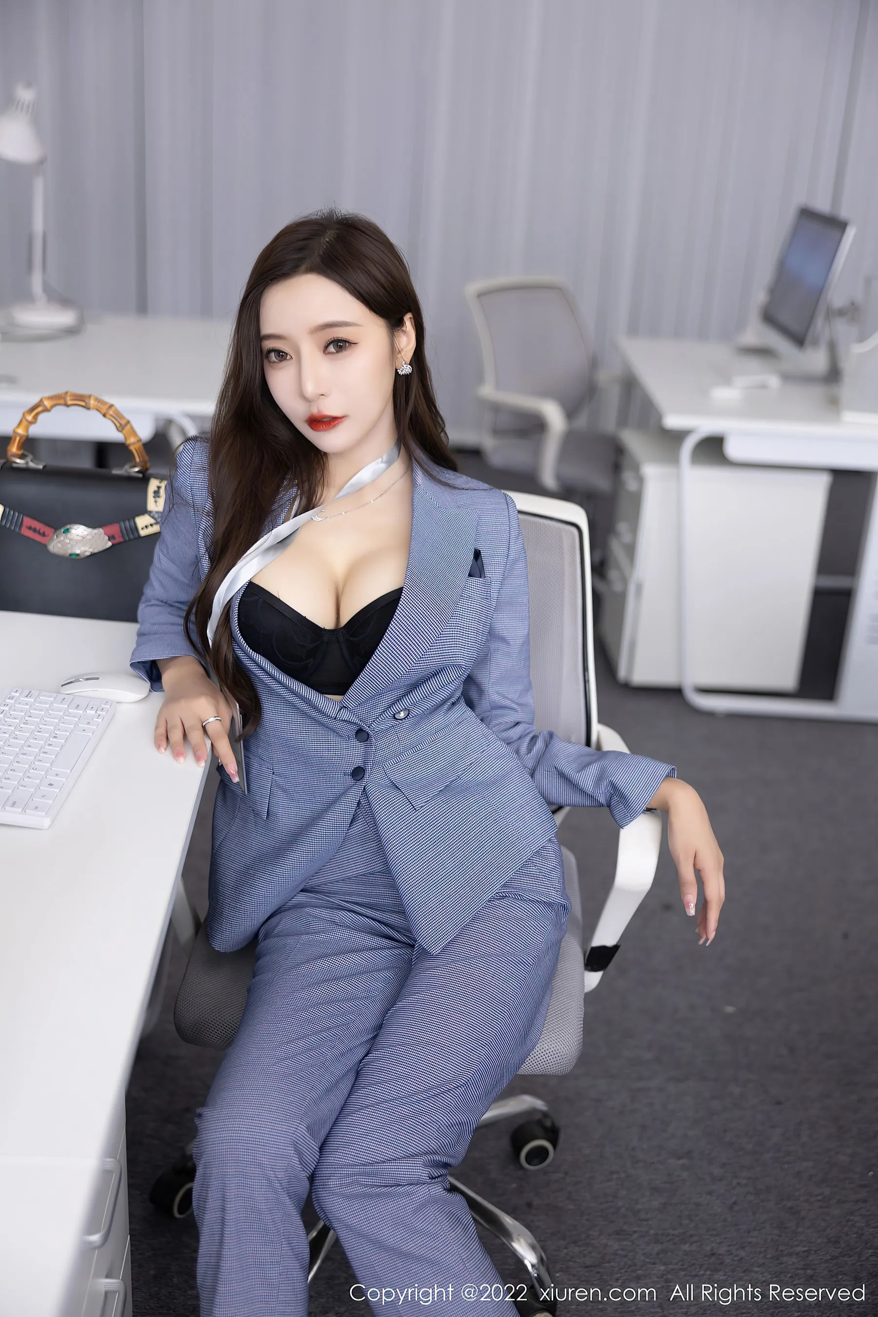  秀人网 No.5629 王馨瑶yanni Ol职业装第22张