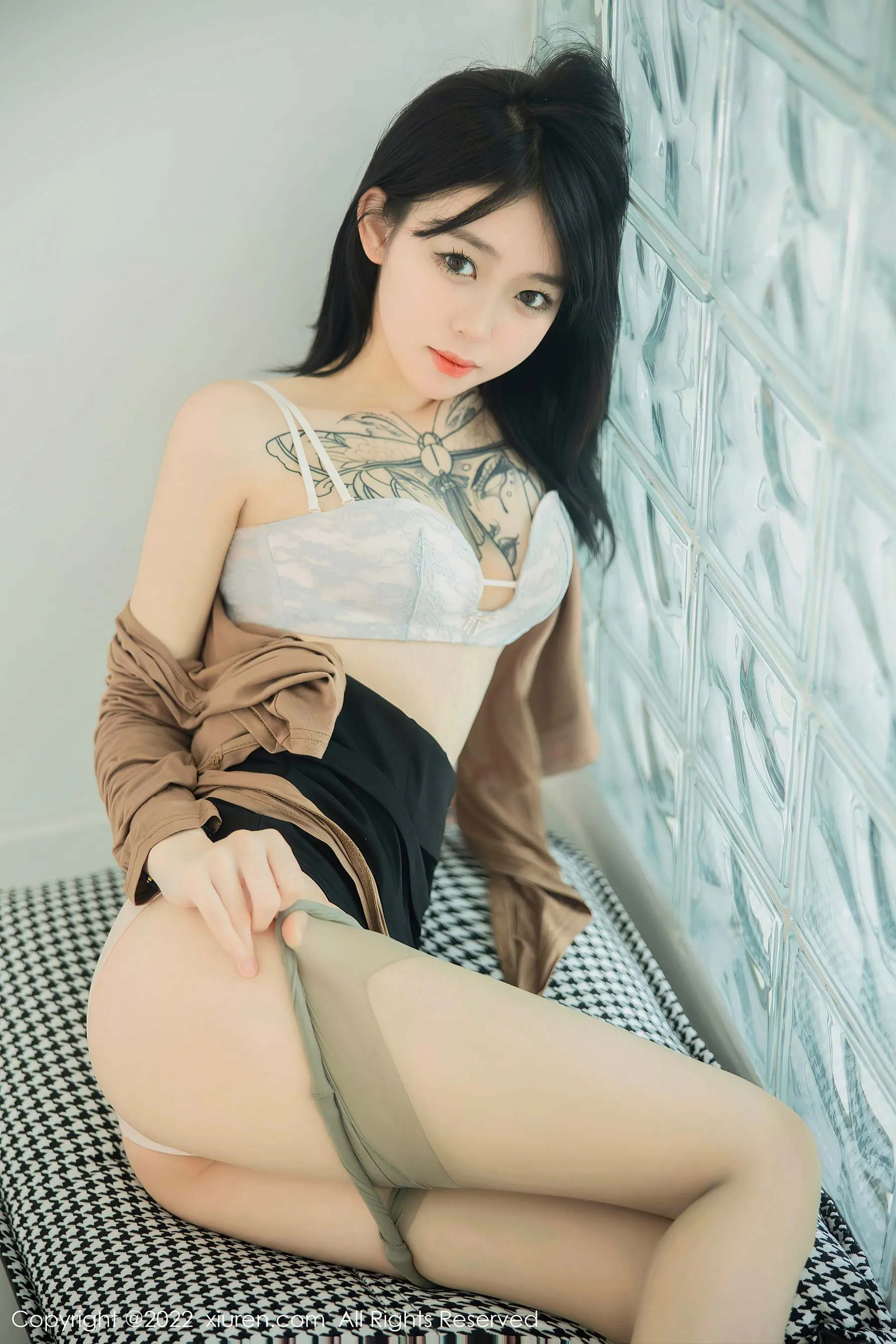  秀人网 No.5587 奶瓶. 大理旅拍第5张