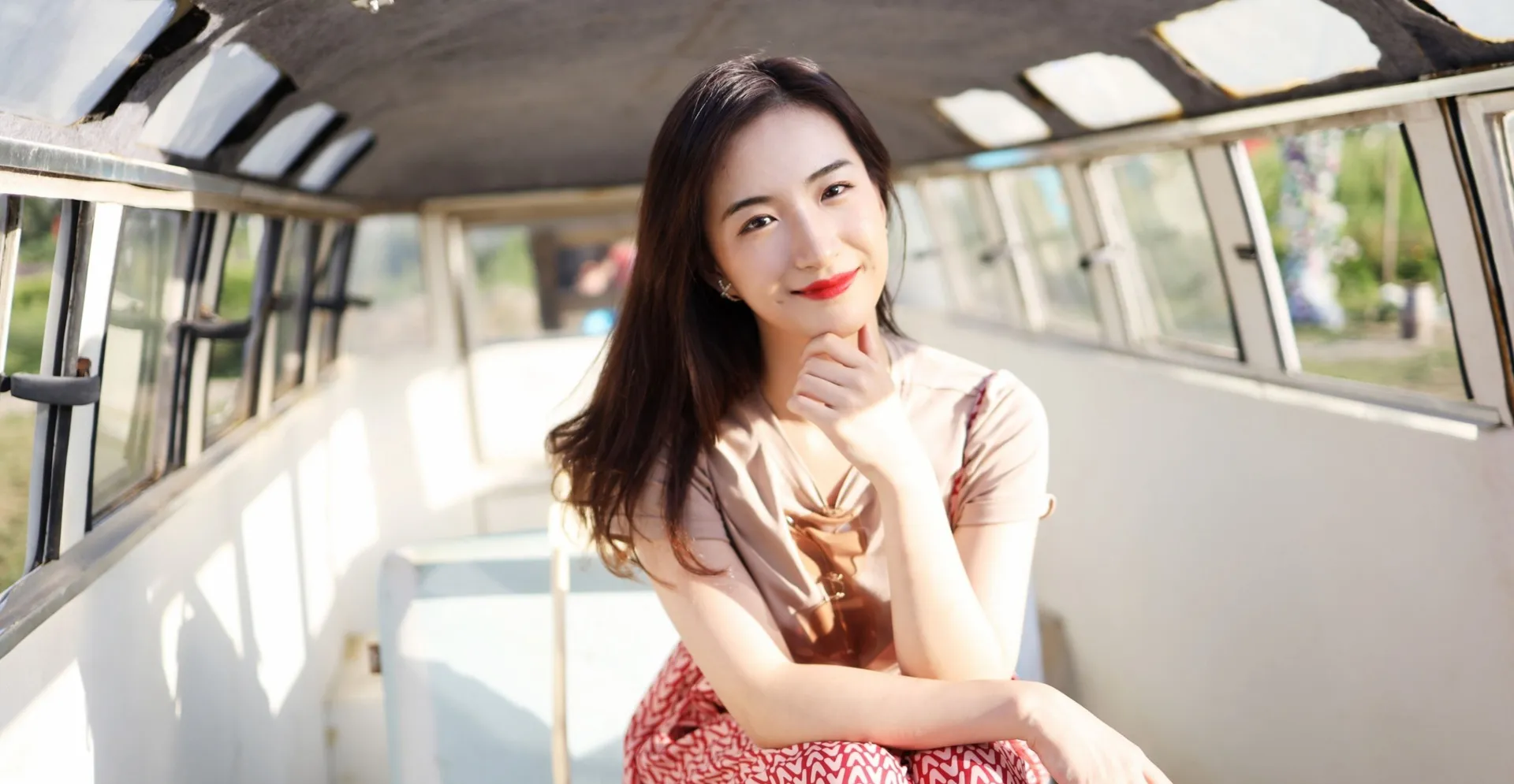  XIUREN秀人网 No.1718 艺儿拿铁第5张