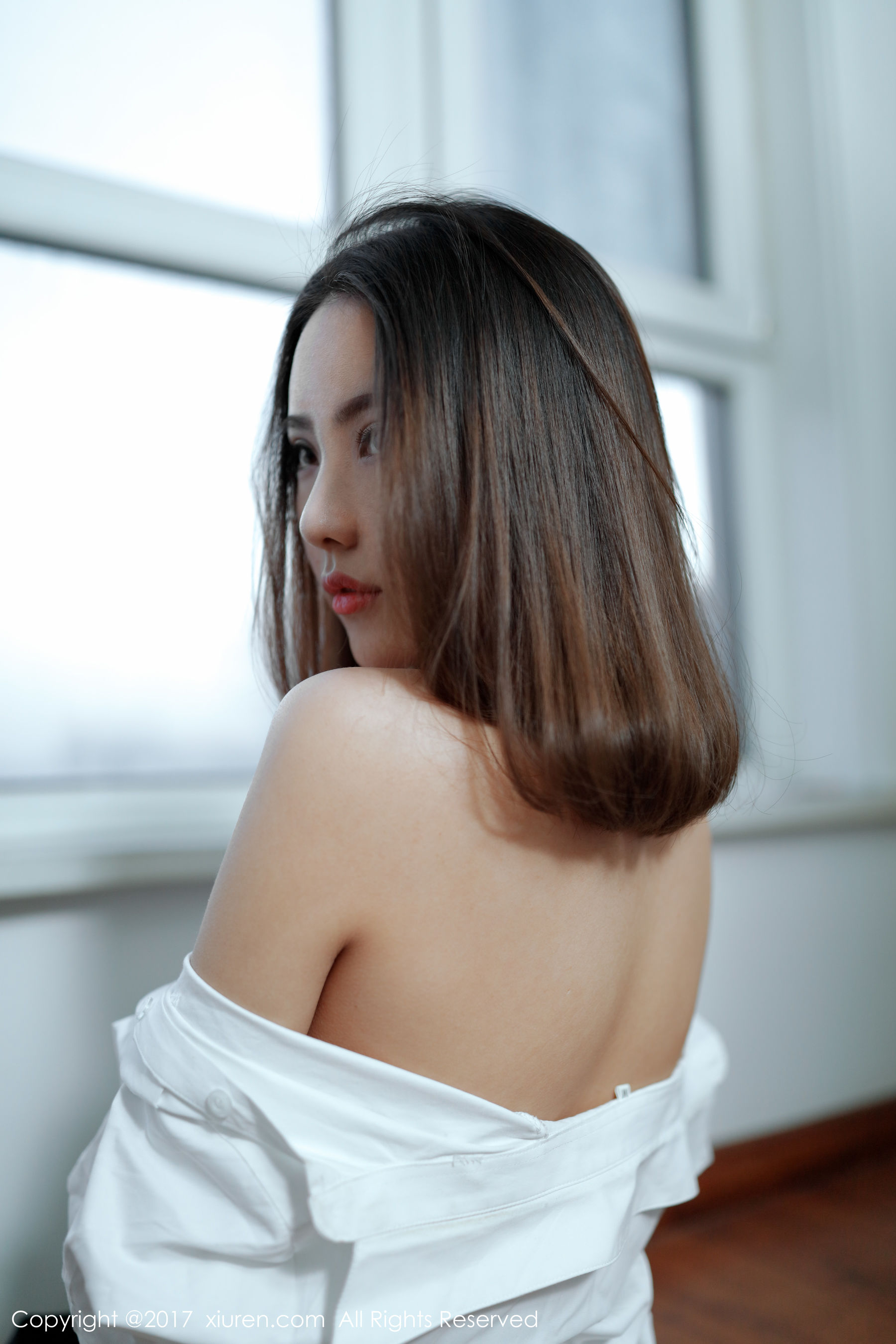  小魔女奈奈《学生装+草莓内衣》 秀人网XIUREN No.726第4张