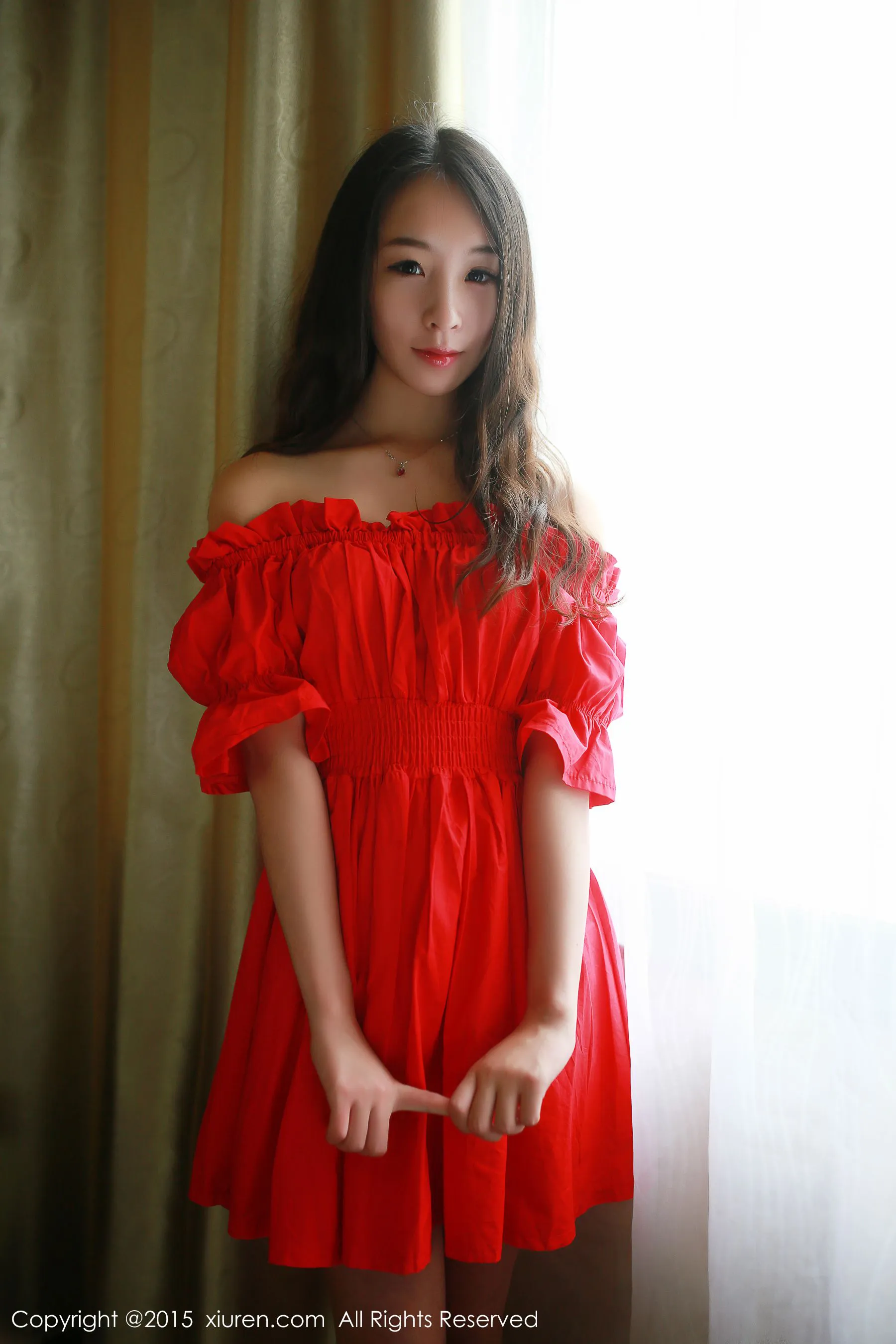  梓萱Crystal《连衣裙+热裤+网袜制服》 秀人网 No.347第1张