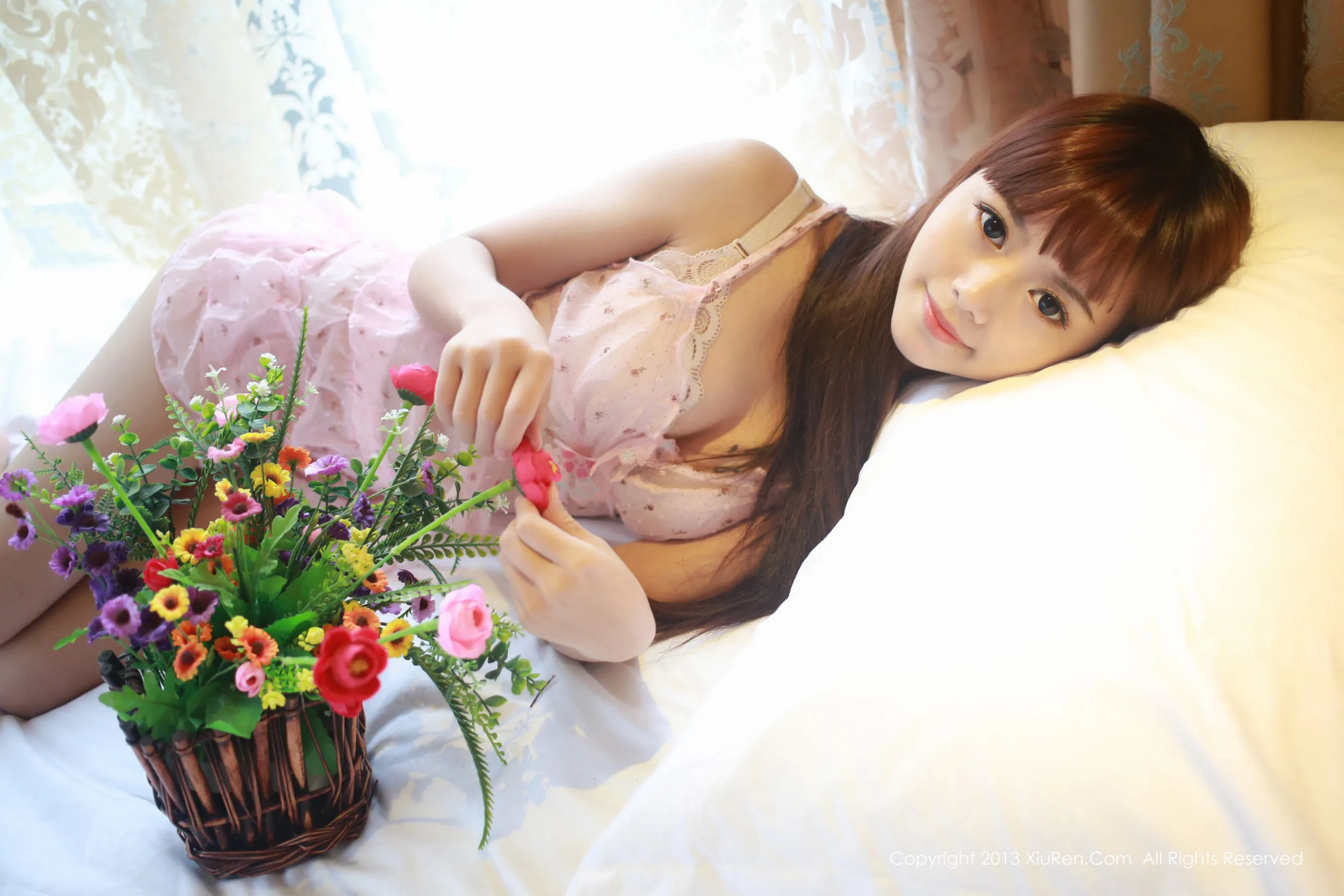  腹黑贫乳腰窝美臀萝莉女神@toro羽住 秀人网 No.056第5张