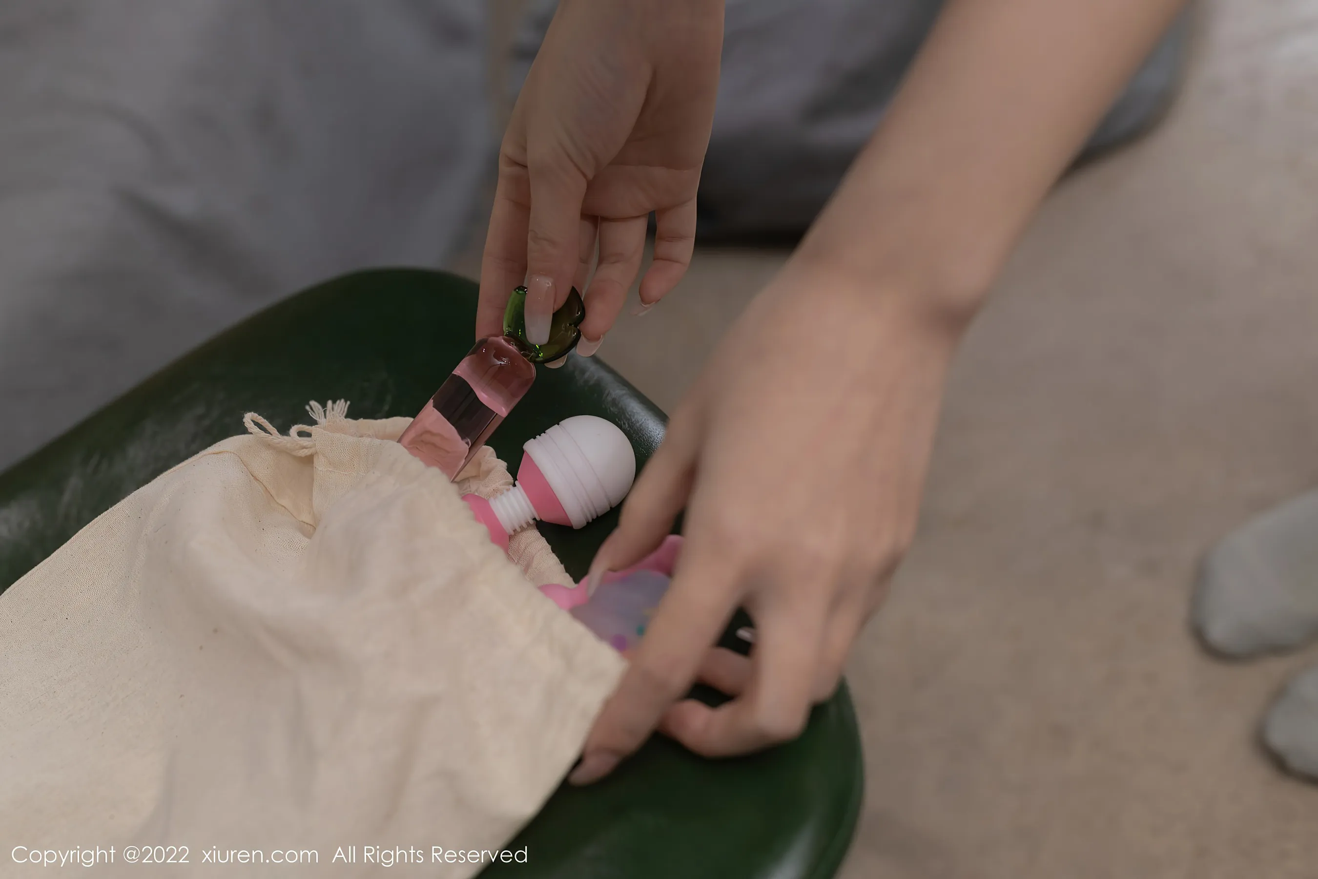  秀人网 No.4842 鱼子酱Fish 美腿丝袜性感写真第19张