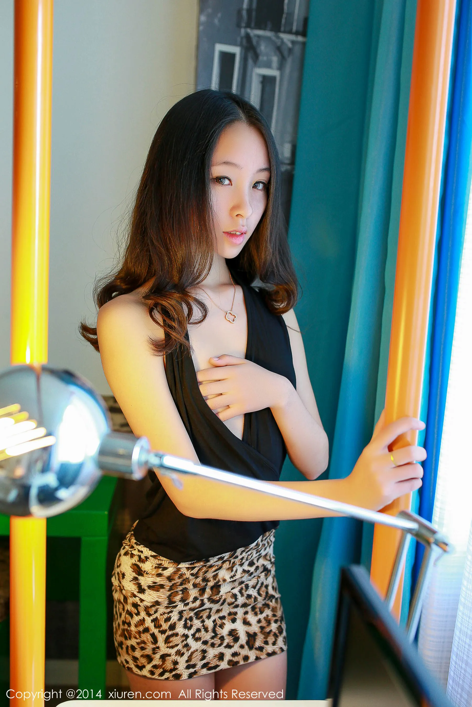  梓萱Crystal《制服私房系列》 秀人网 No.241第2张