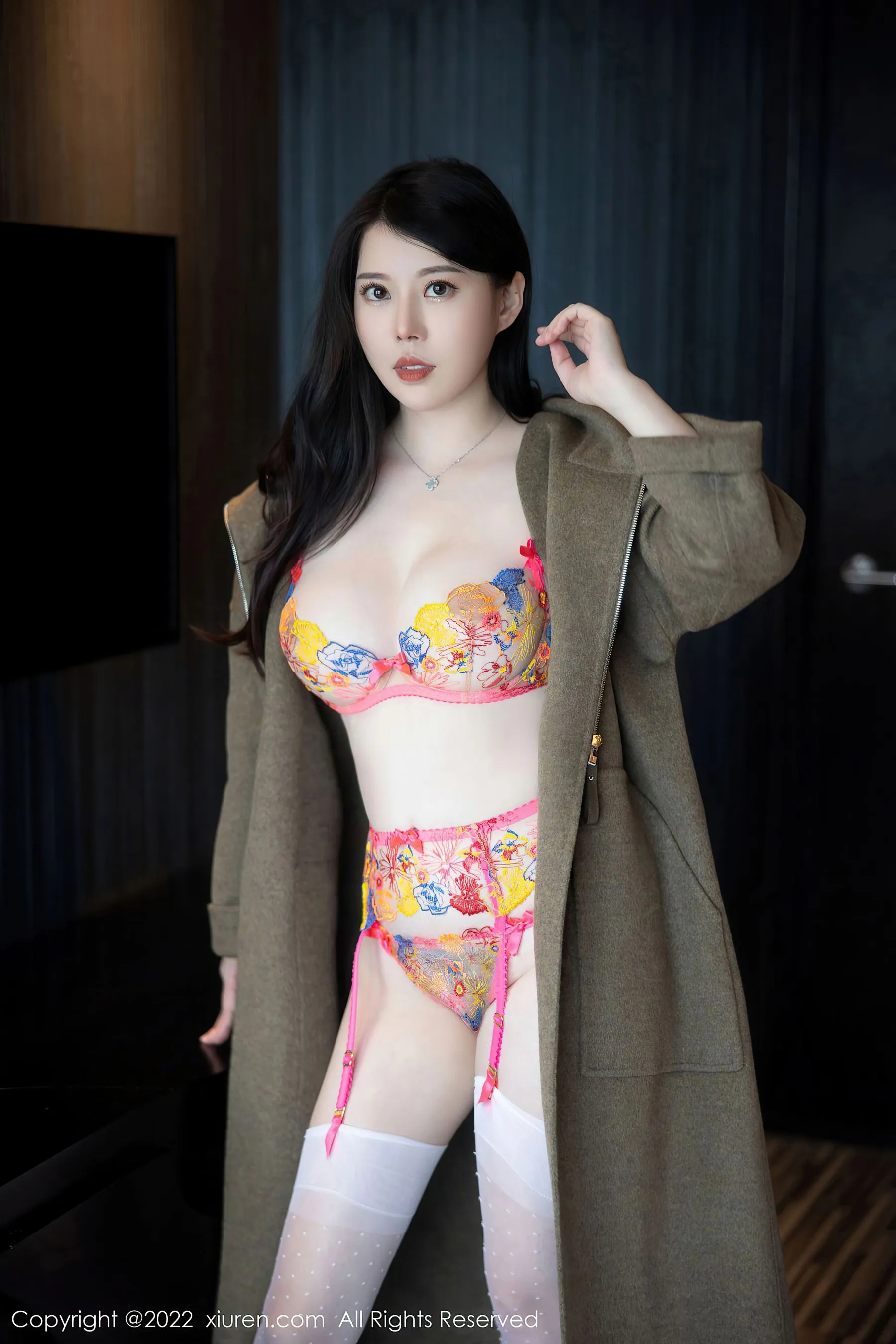  秀人网 No.5723 白茹雪 丰腴美臀第8张