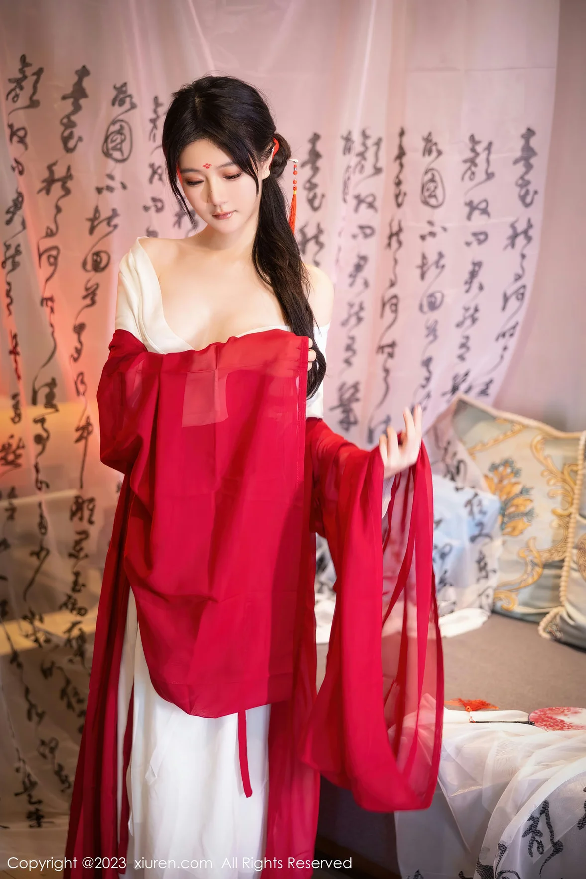  XiuRen 秀人 No.7192 幼幼 红色古装性感写真 [93P]第5张