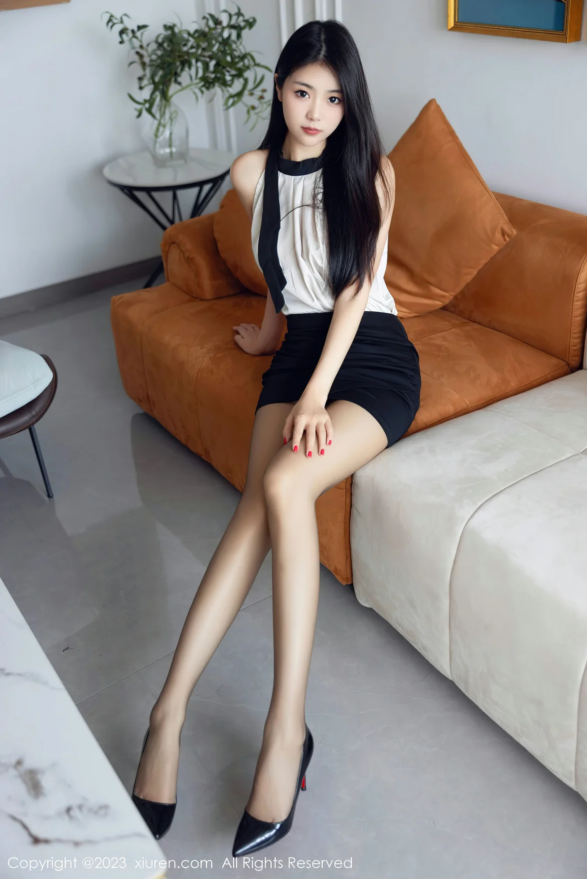  XiuRen 秀人 No.7342 可樂Vicky 拼色连衣短裙性感写真 [82P]第3张