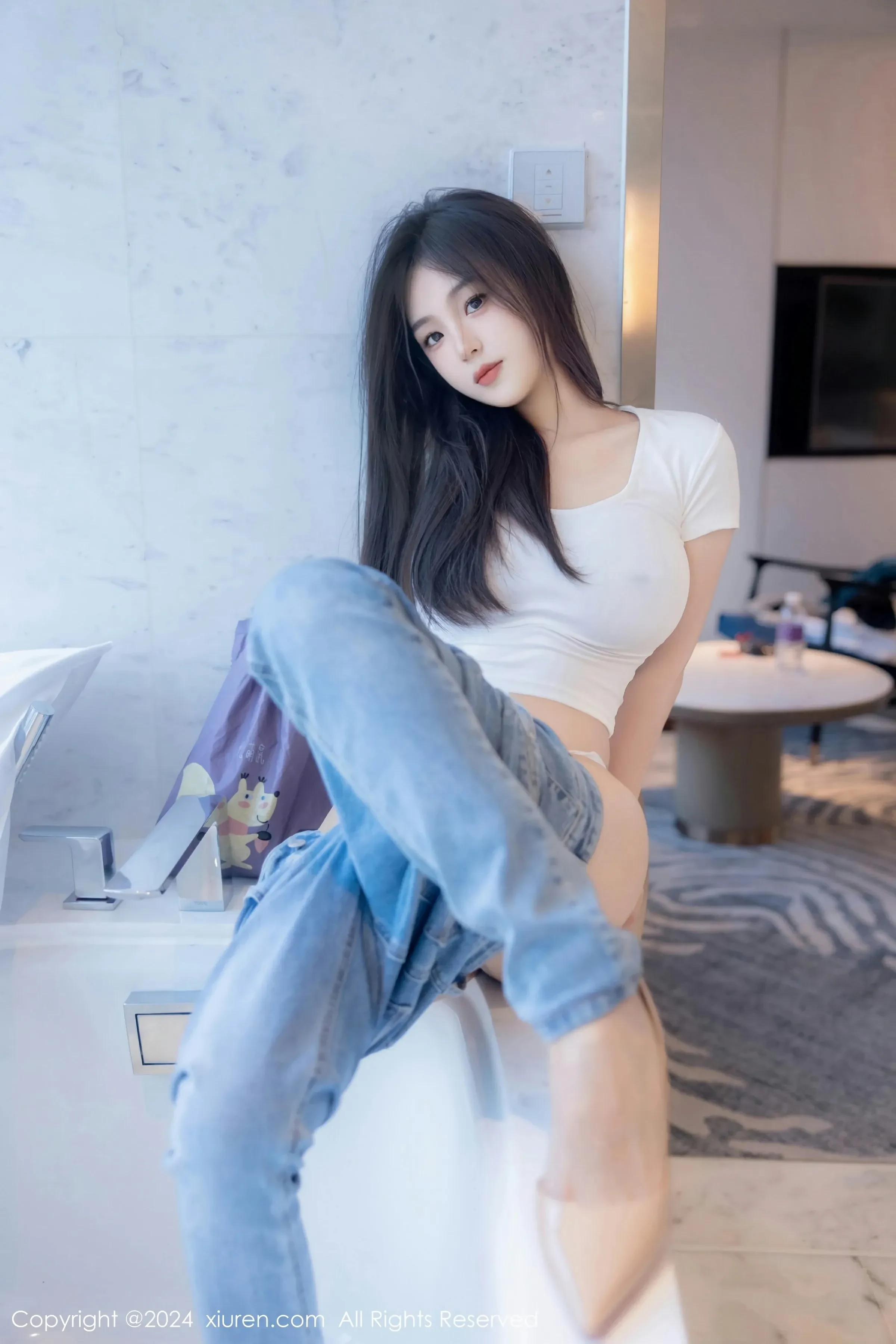  XiuRen 秀人 No.8467 周周不吃香菜 [88P]第5张