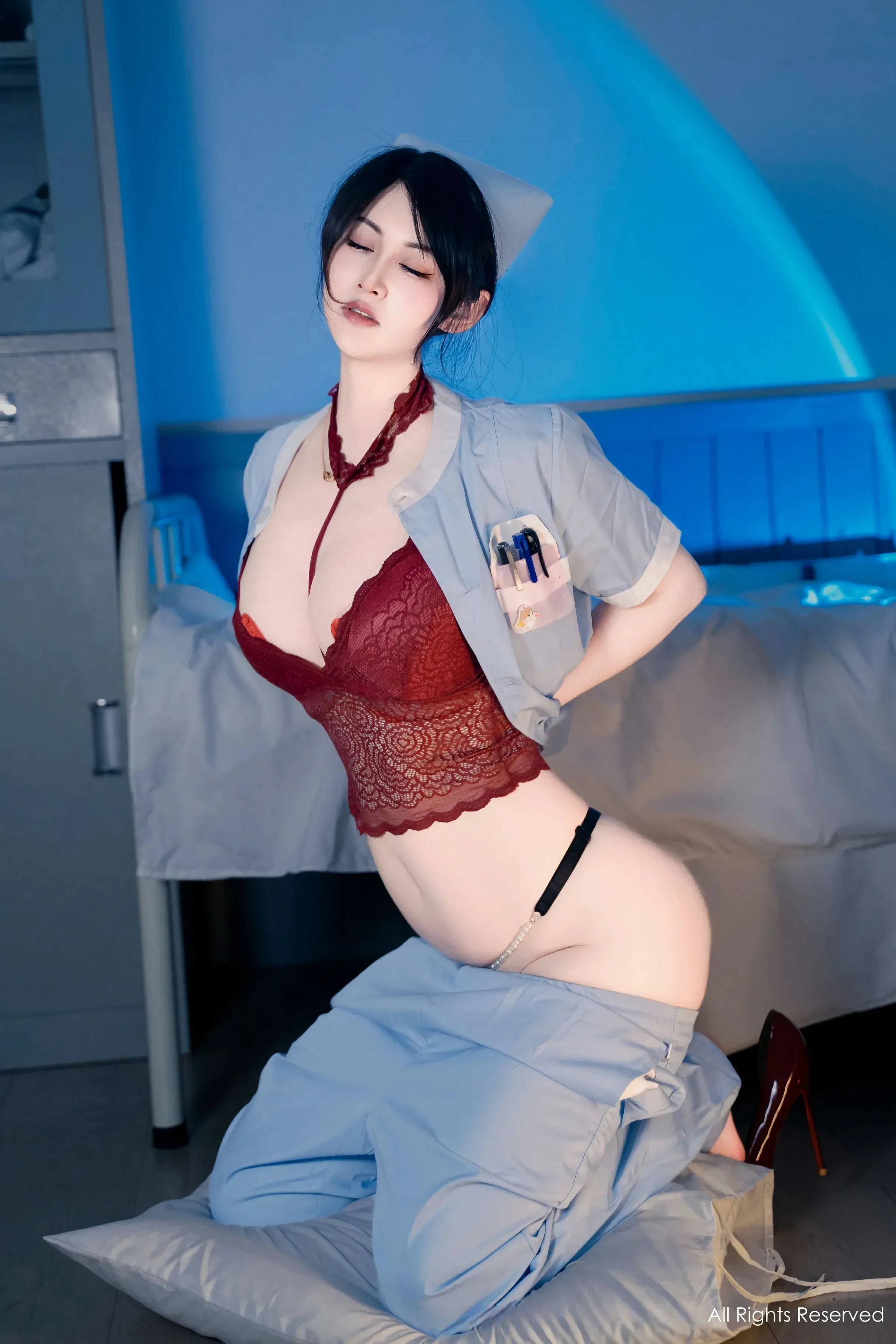  XiuRen 秀人 No.8859 诗诗kiki [114P]第9张