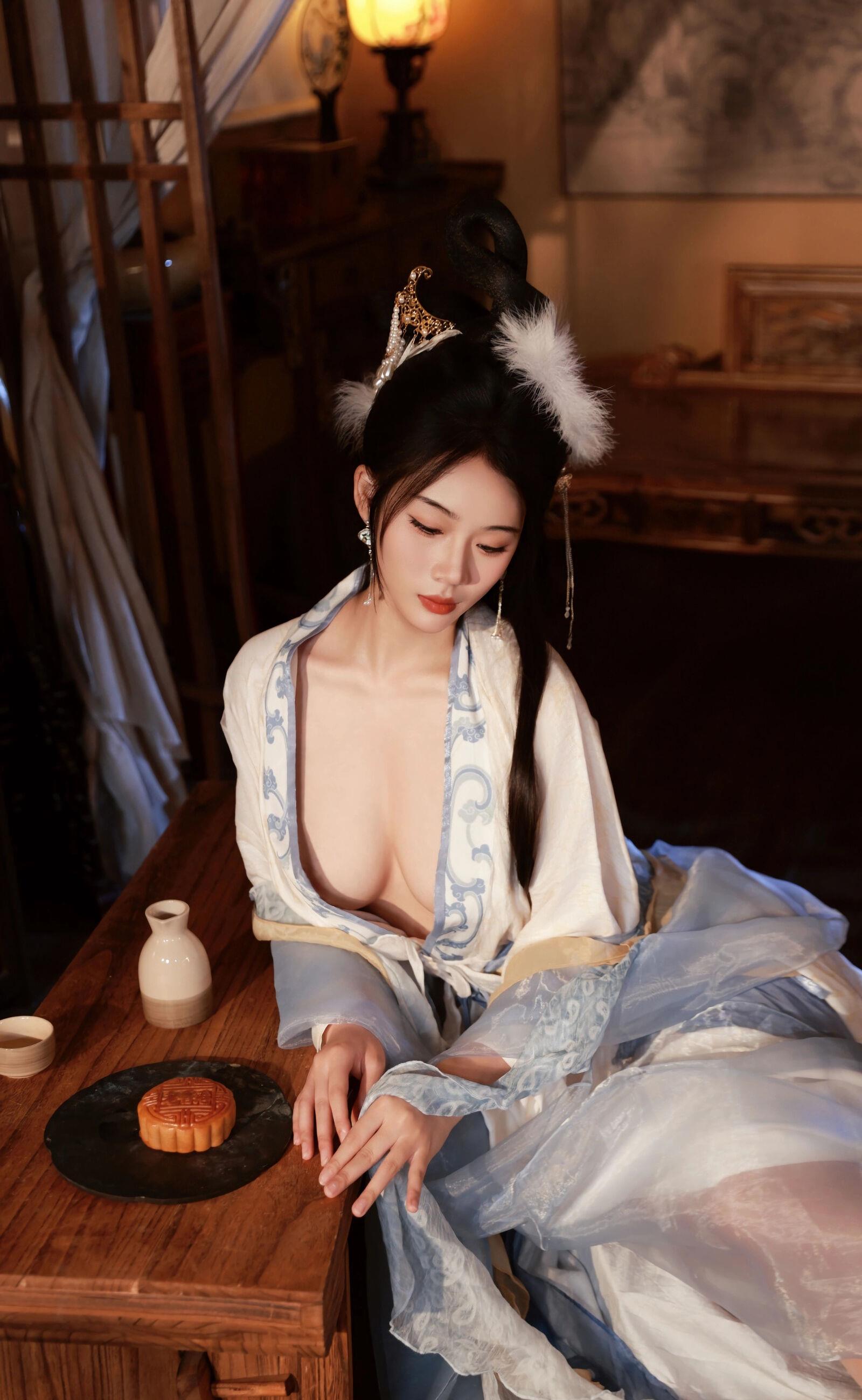  秀人网 No.10835 南乔 [75P]第9张